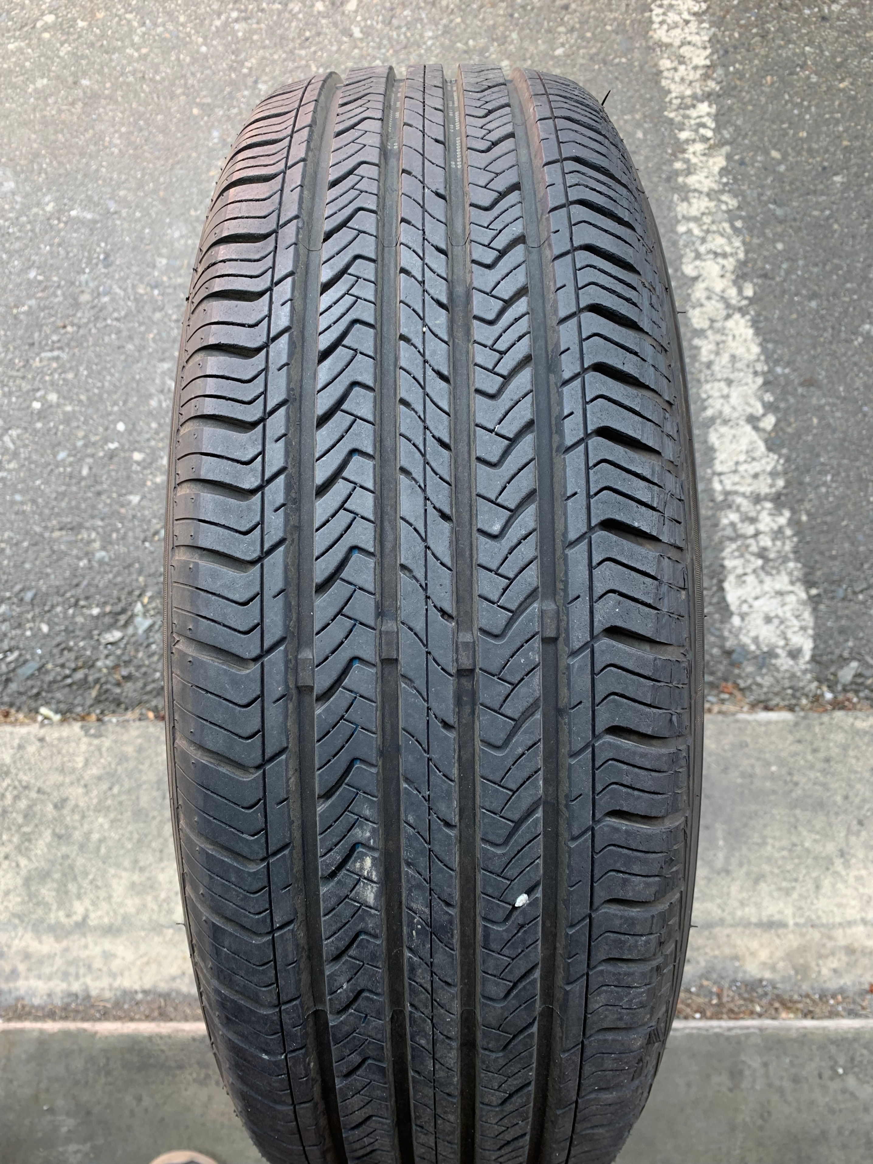 1 X single 205/65/16 95H M+S Maxxis bravo HP with 95% tread