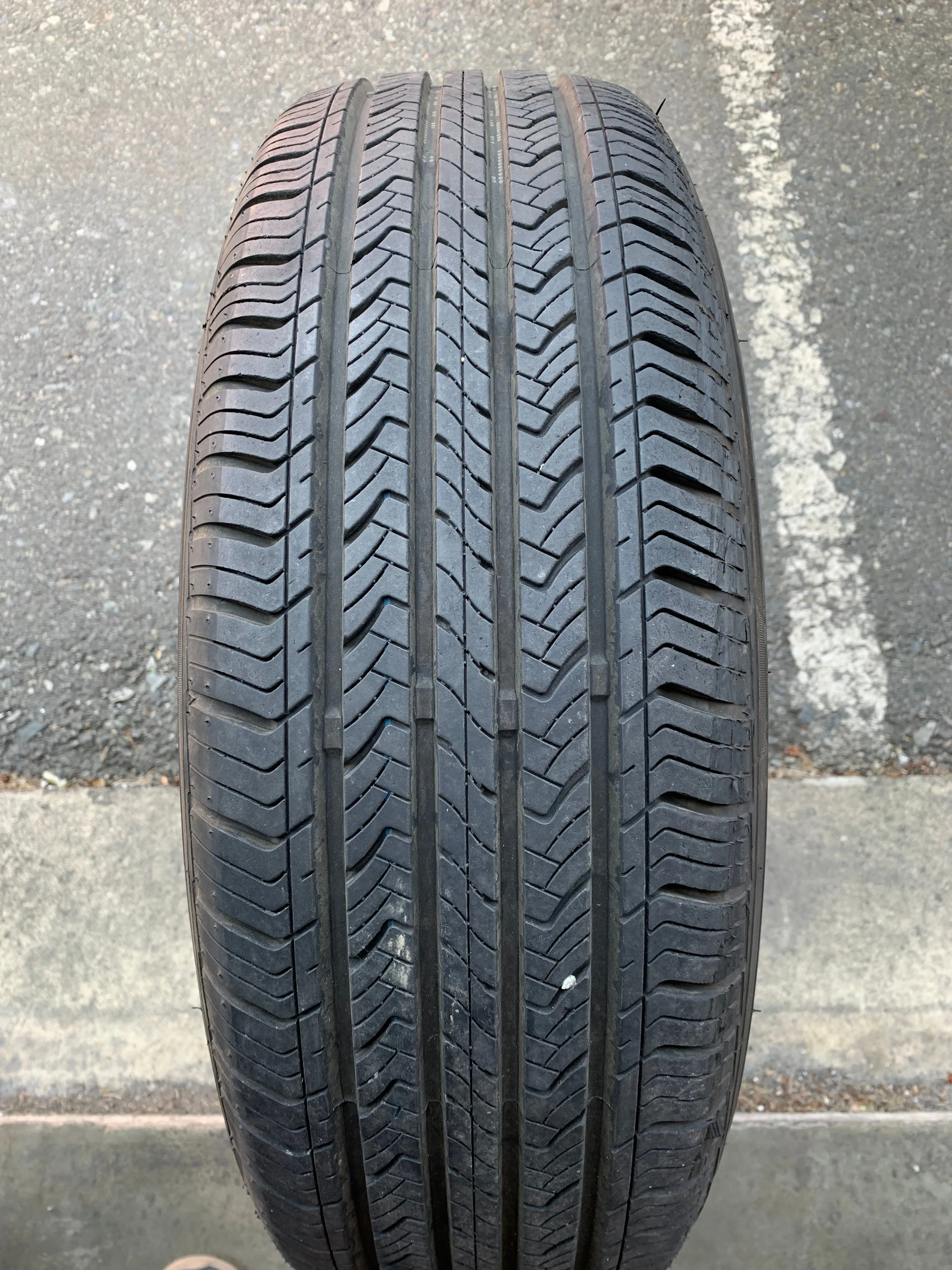 1 X single 205/65/16 95H M+S Maxxis bravo HP with 95% tread thumbnail