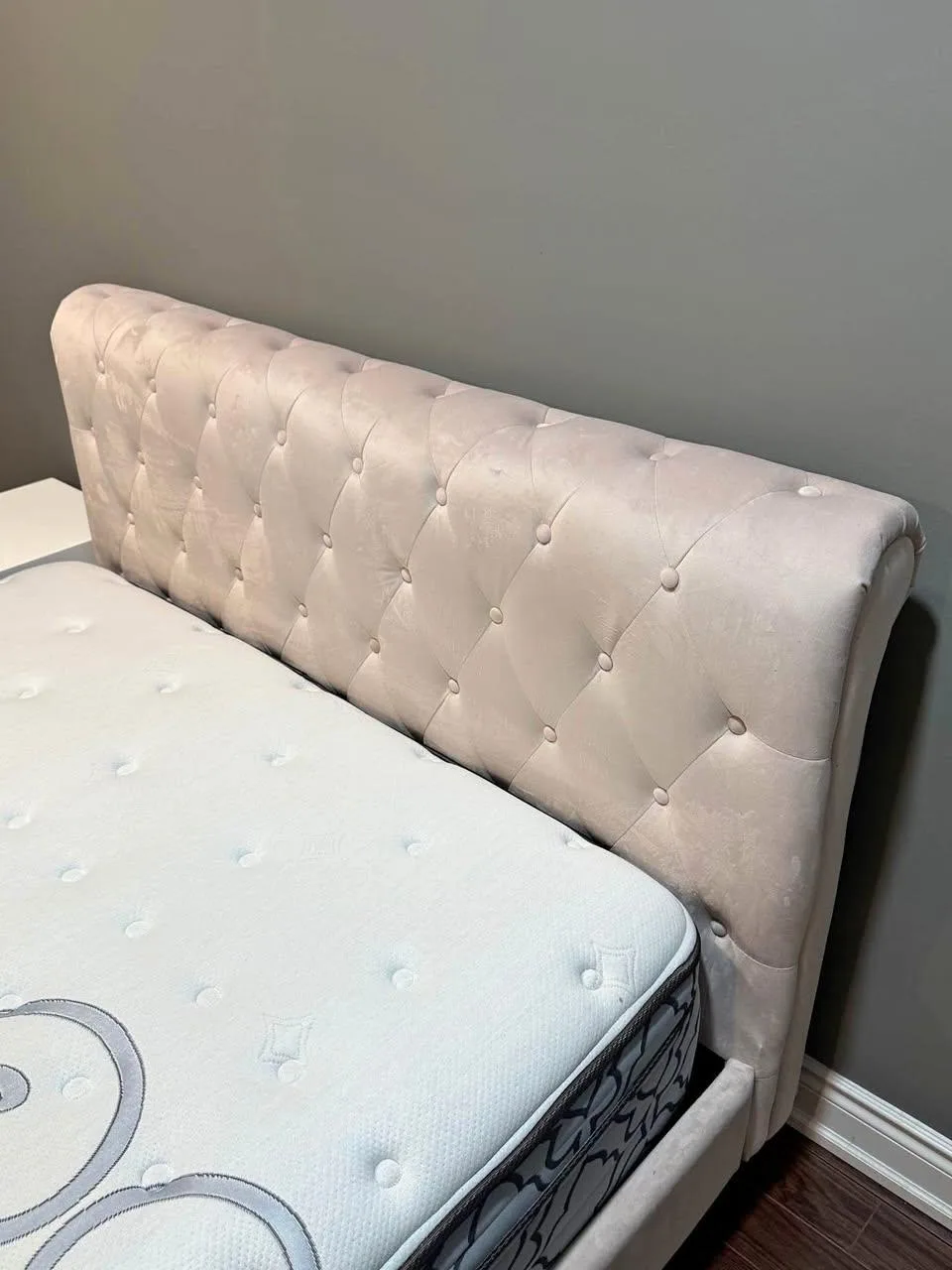 Queen Bed Frame - Pink Suede image indicator(3)