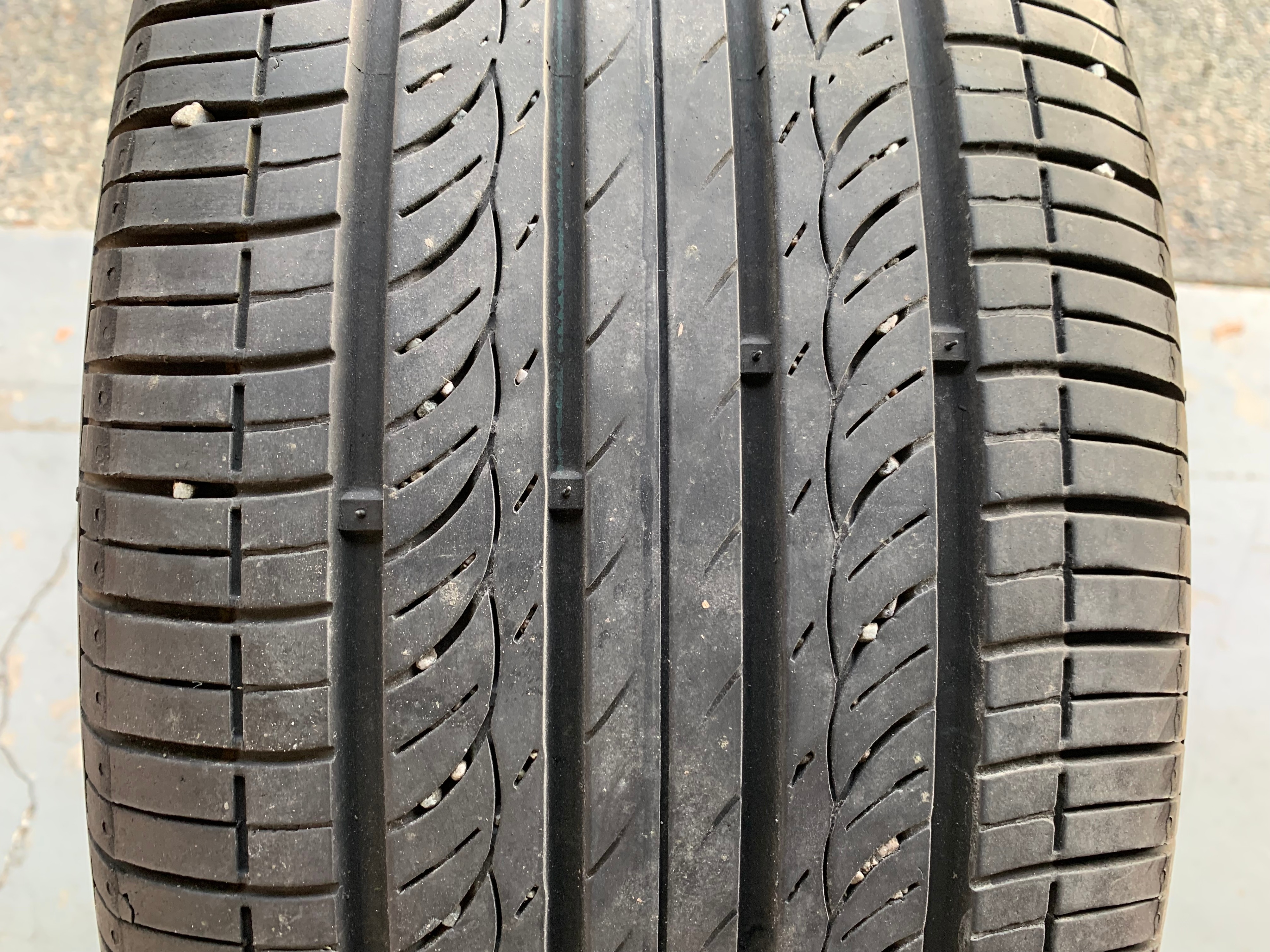 1 x single 205/45/17 88V M+S Hankook Optimo H426 RFT w 60% tread - photo 2