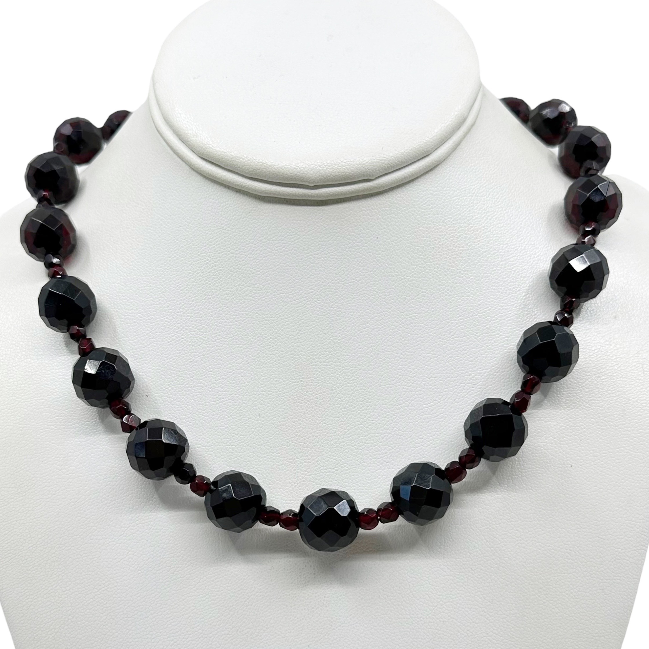 Vintage Gold tone lucite cherry amber bead necklace - GM345