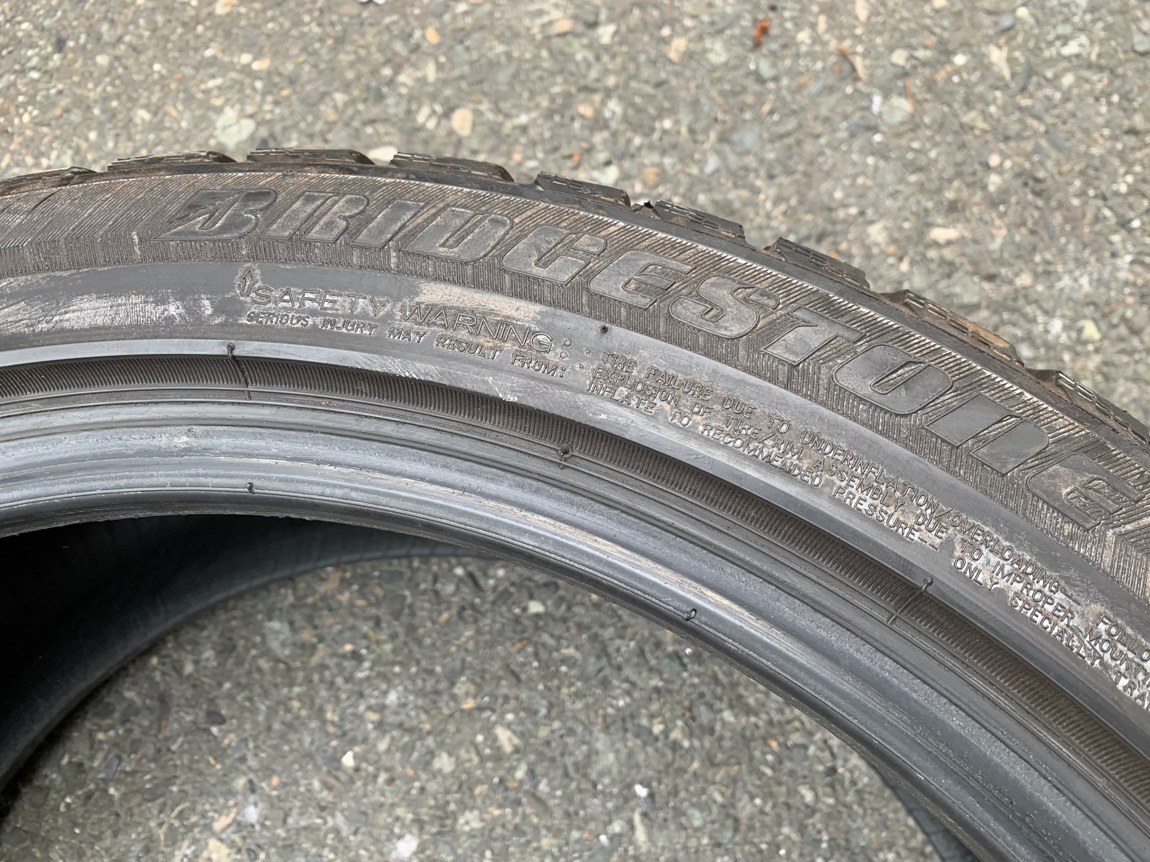 Pair of 255/40/19 100V Bridgestone Blizzak LM22 with 45% tread - photo 4