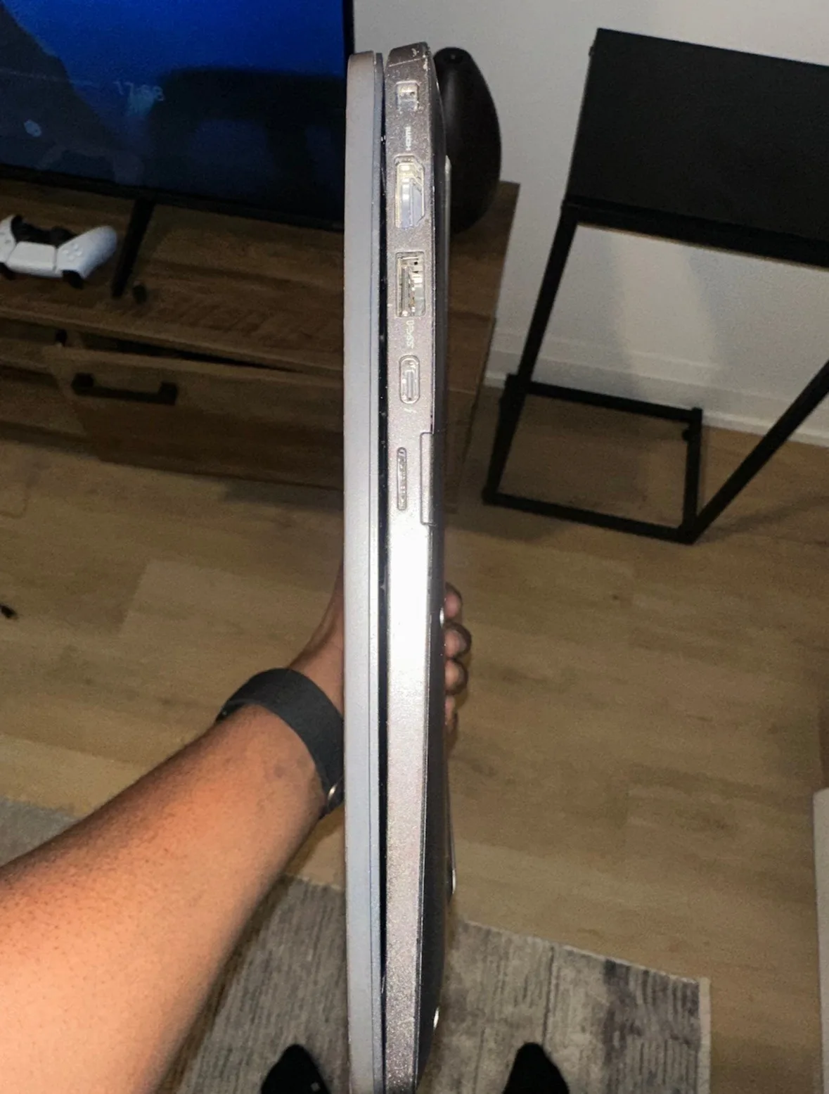 Dell Latitude 7420 Lapetop – i7 / 16GB RAM / 512GB SSD image indicator(5)