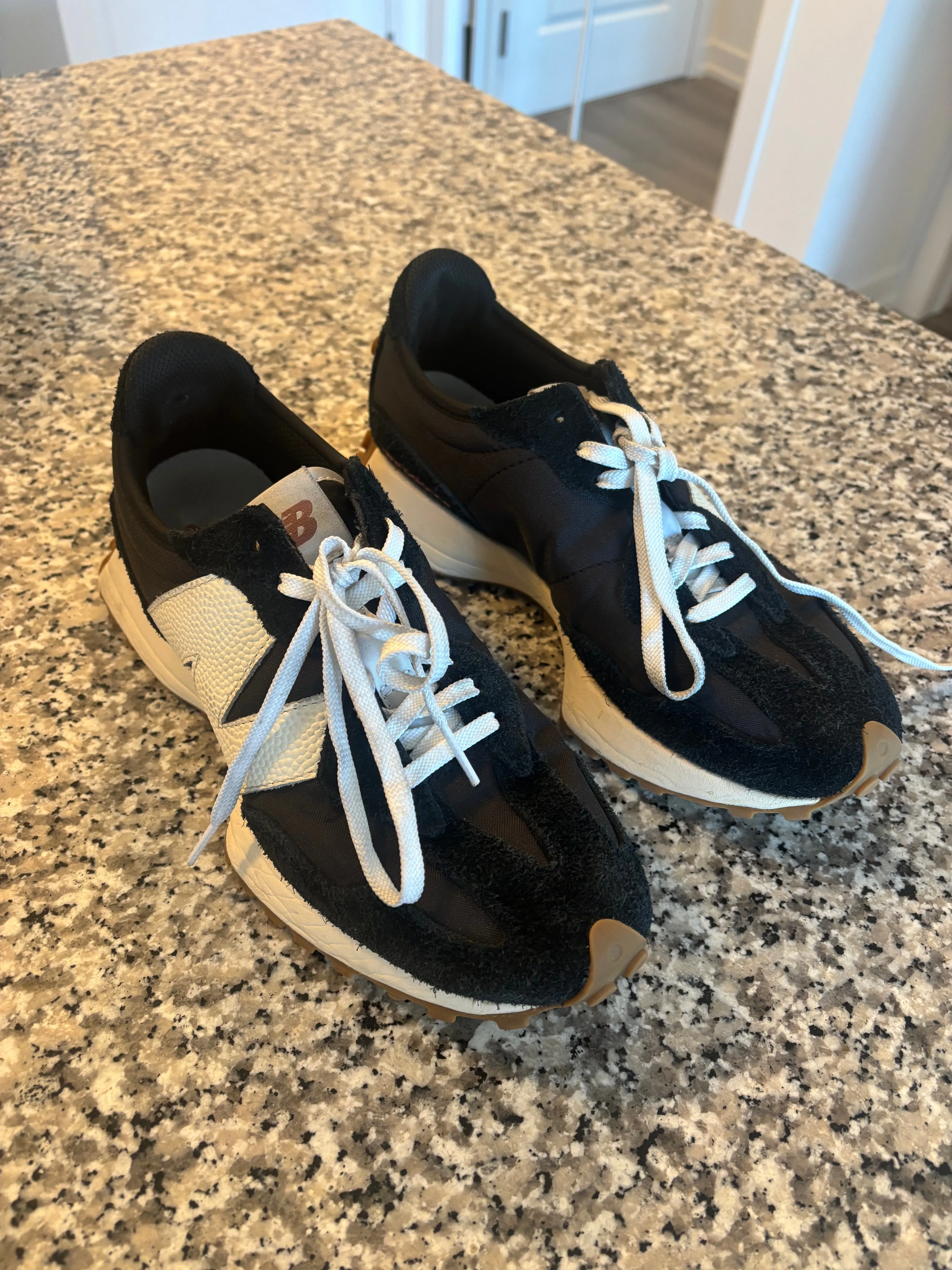 New Balance 327 (Women’s)  WS327BL The Intelligent Choice US 7