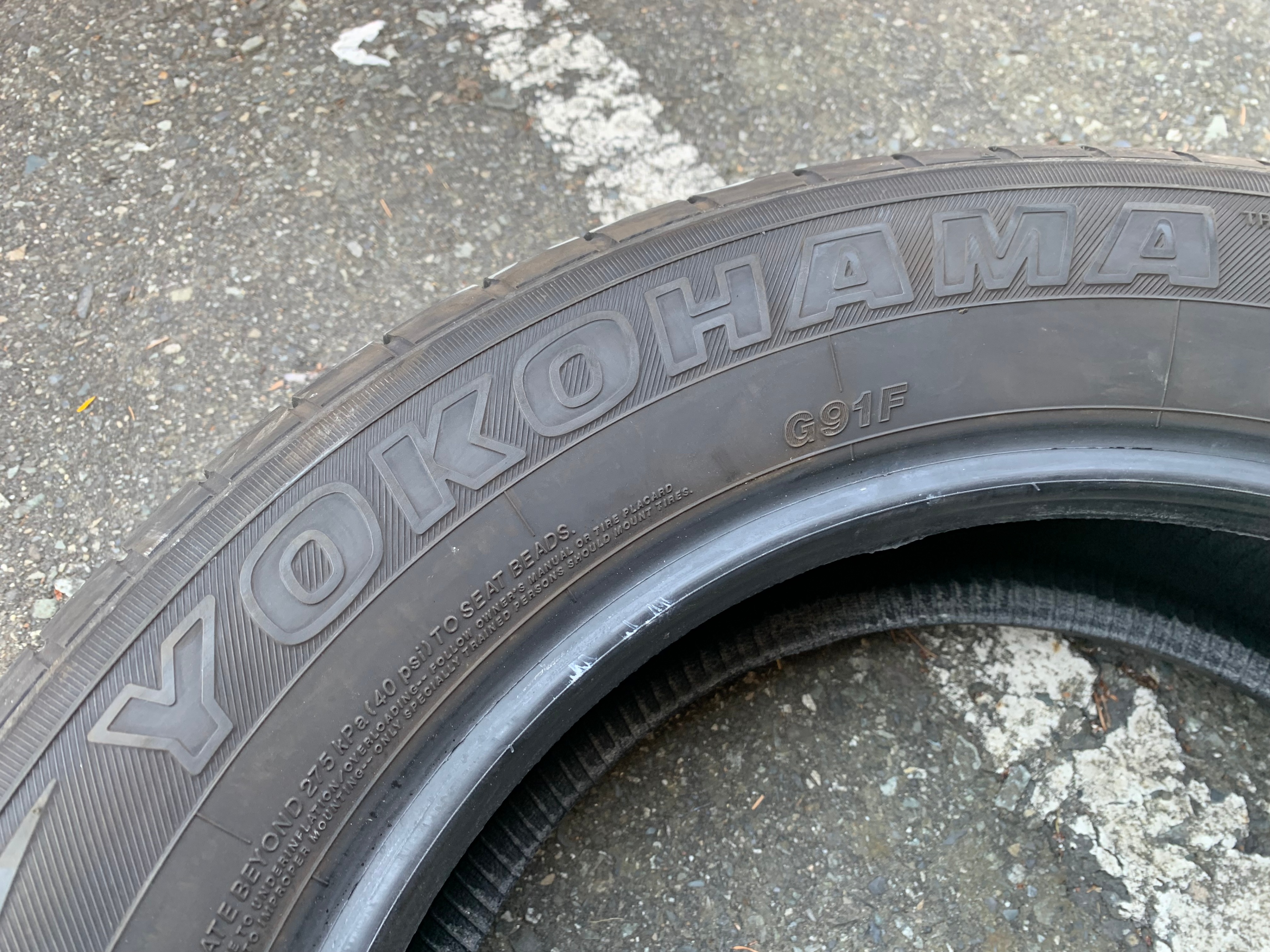 Pair of 225/60/17 Yokohama Geolandar G91F with over 95% tread - photo 5