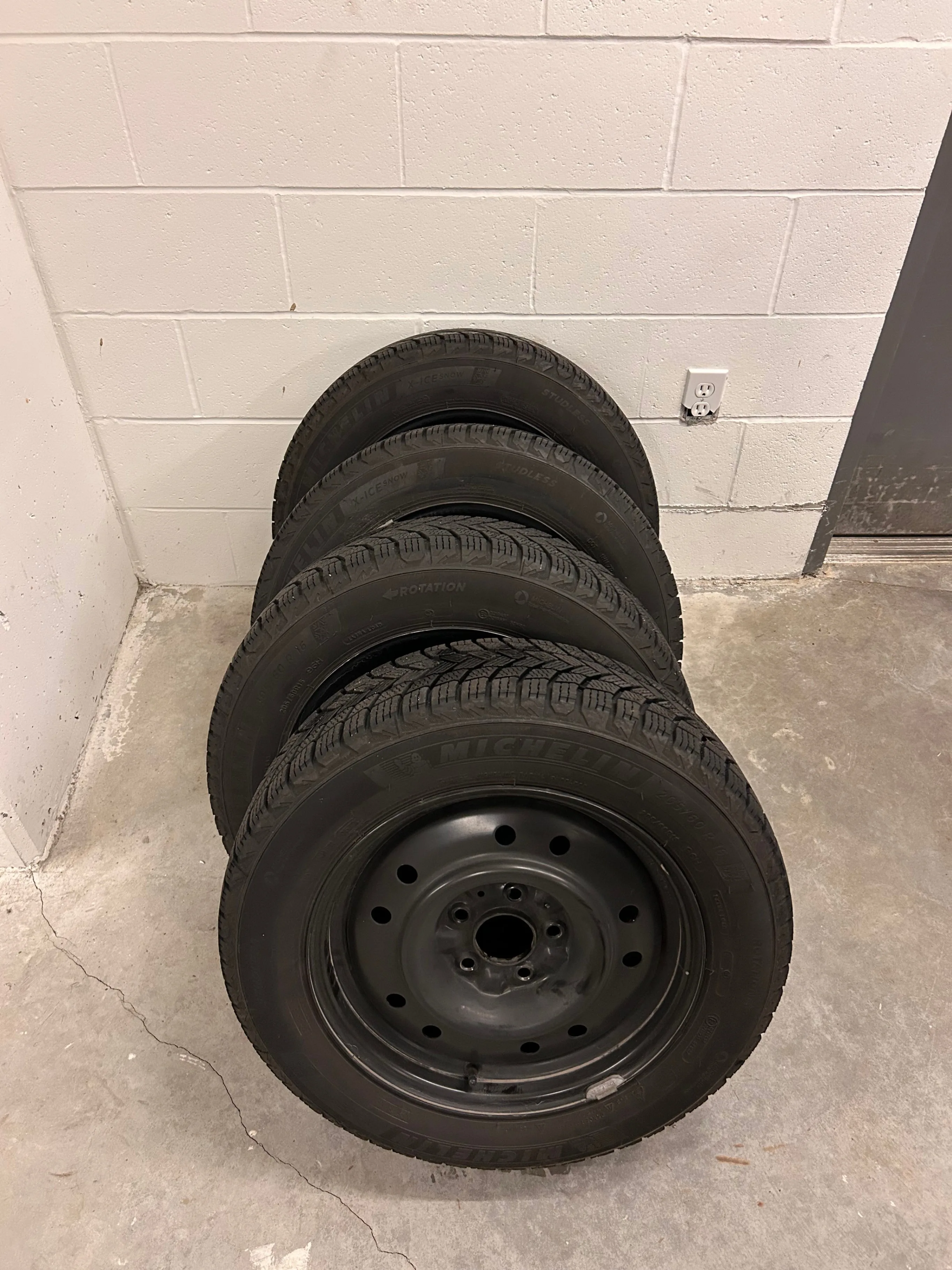 Michelin X-ICE SNOW   205 / 60R / 16 image indicator(5)