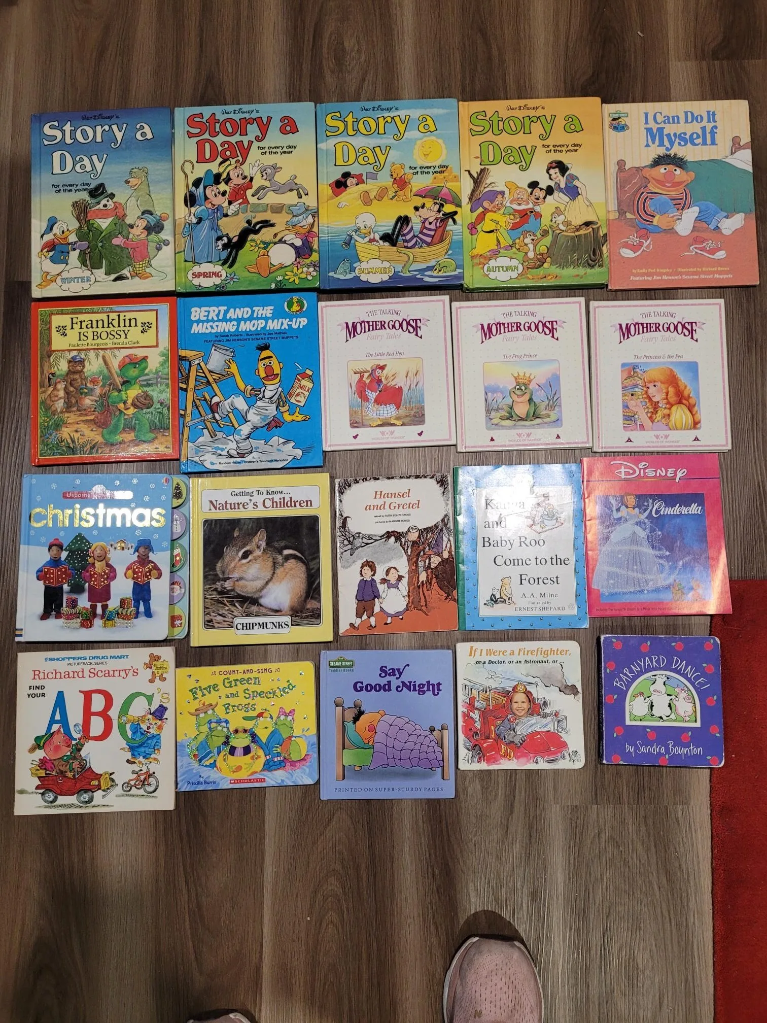 Children's Books - 4 Lots image indicator(2)