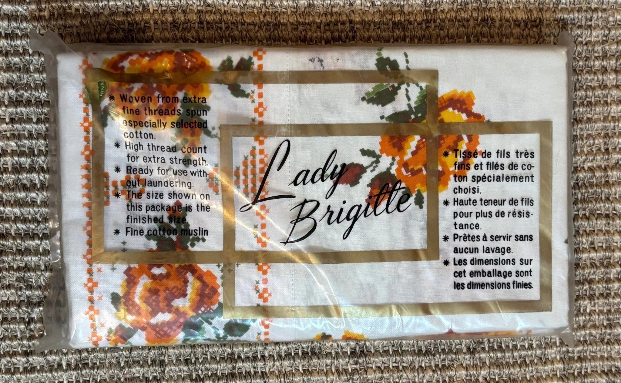 Made in Canada Lady Brigette Orange Cotton Queen Pillowcases image indicator(5)