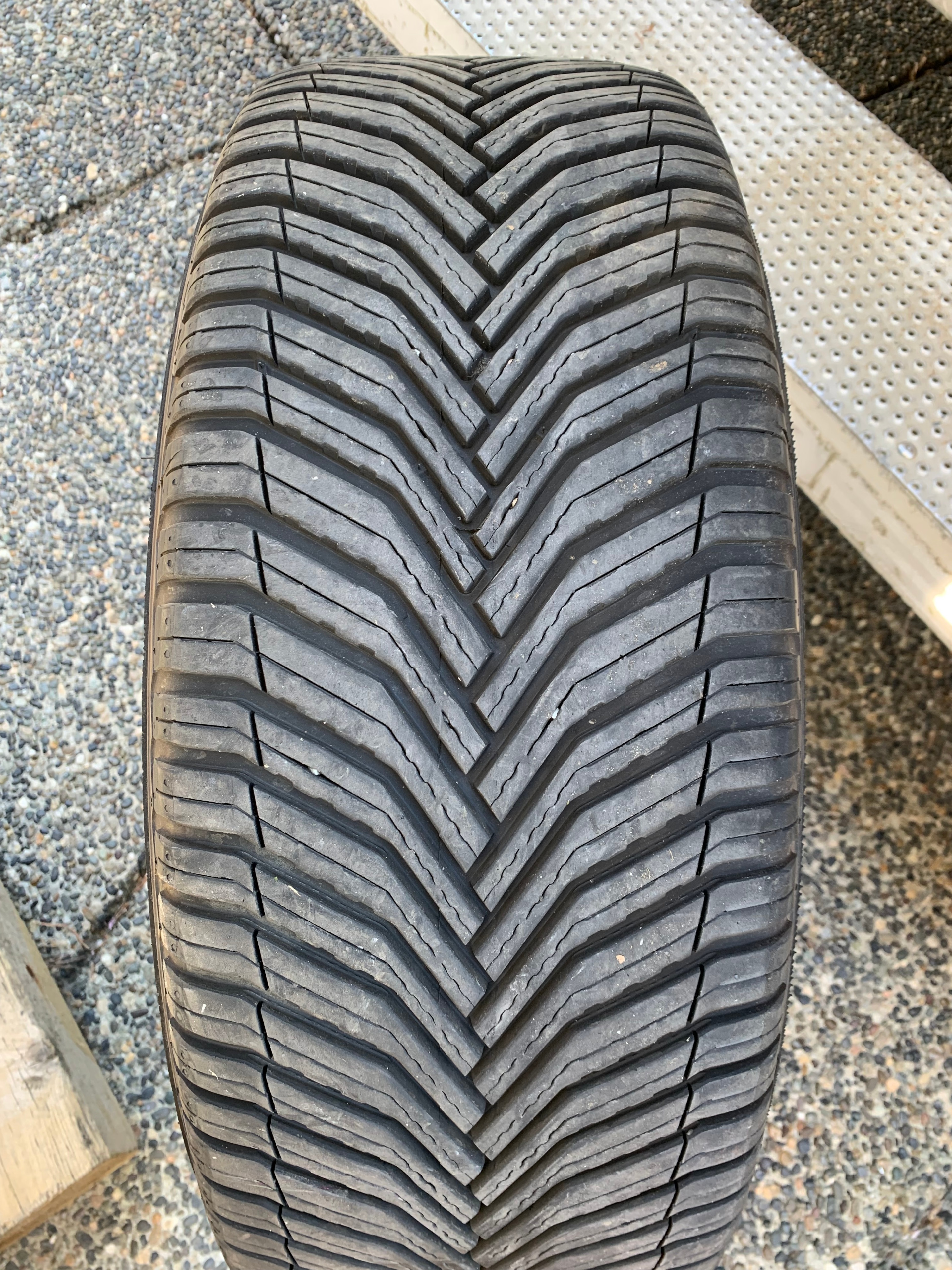 1 x single 235/50/20 M+S 104V Michelin Cross climate 2 95% tread
