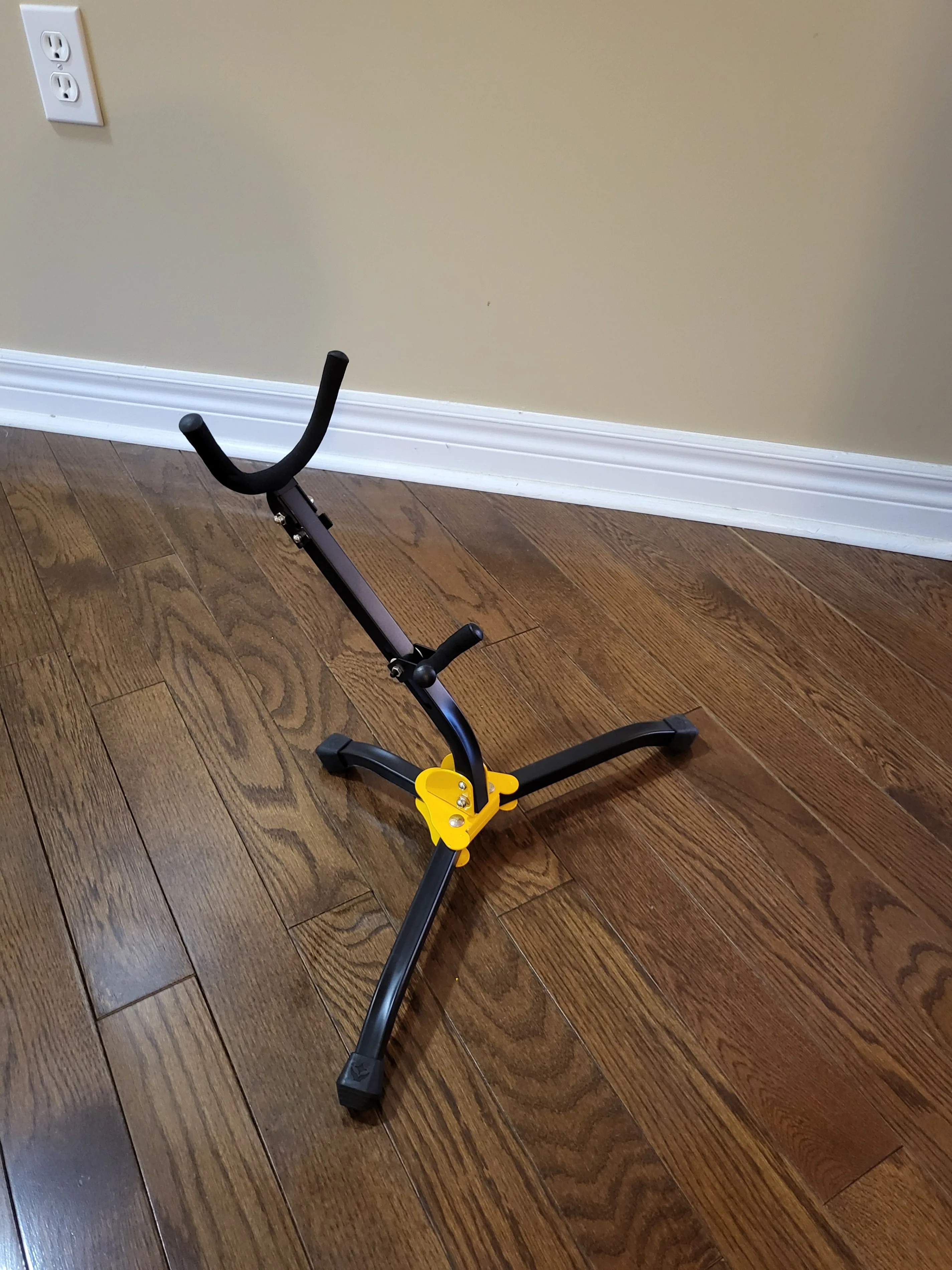 Brand New Alto/Tenor Saxophone Stand with Carry Bag image indicator(2)