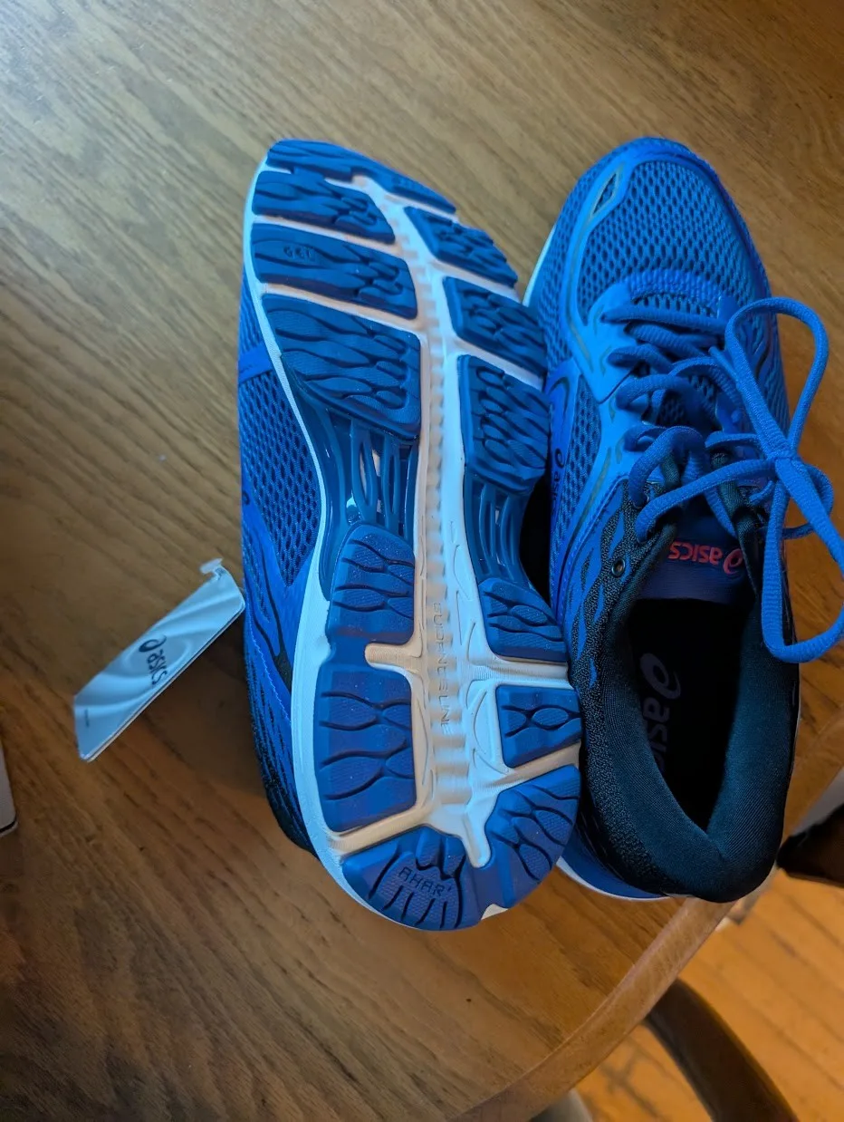 Asics runners image indicator(2)