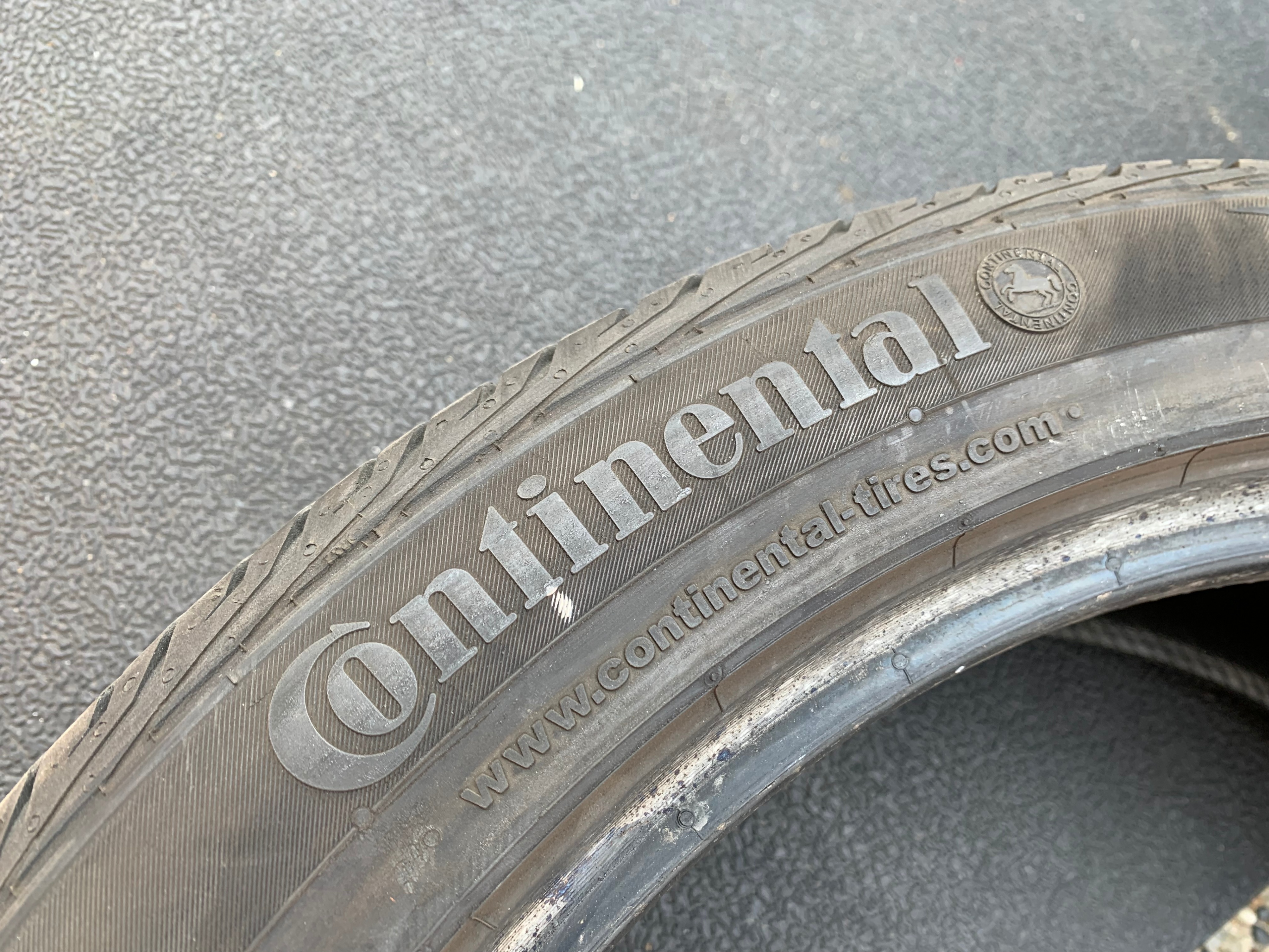 1 X single 235/45/19 M+S Continental conti pro contact 60% tread - photo 5