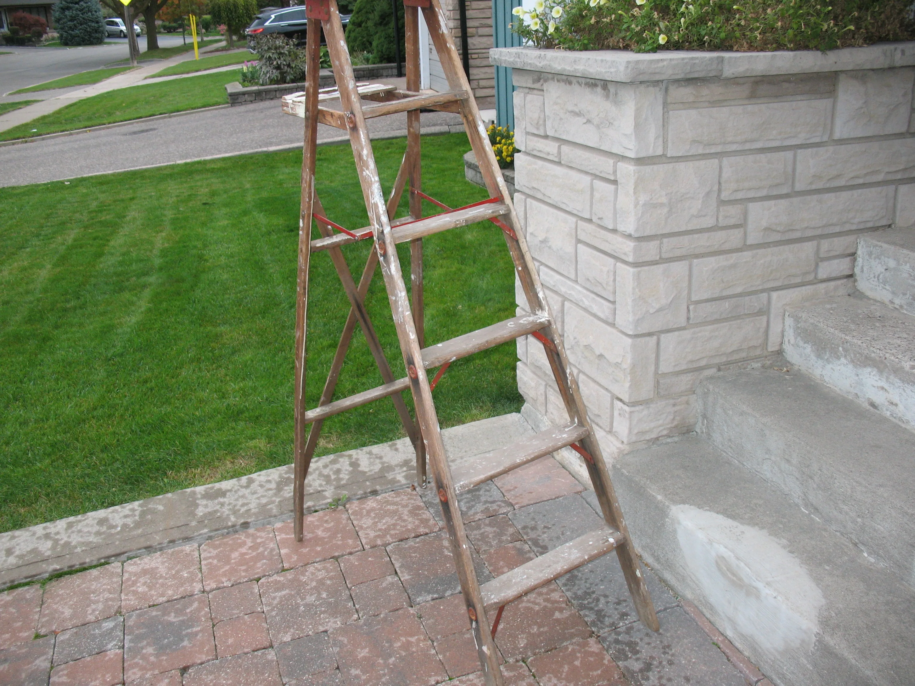 6 Foot Vintage Wooden Ladder image indicator(3)