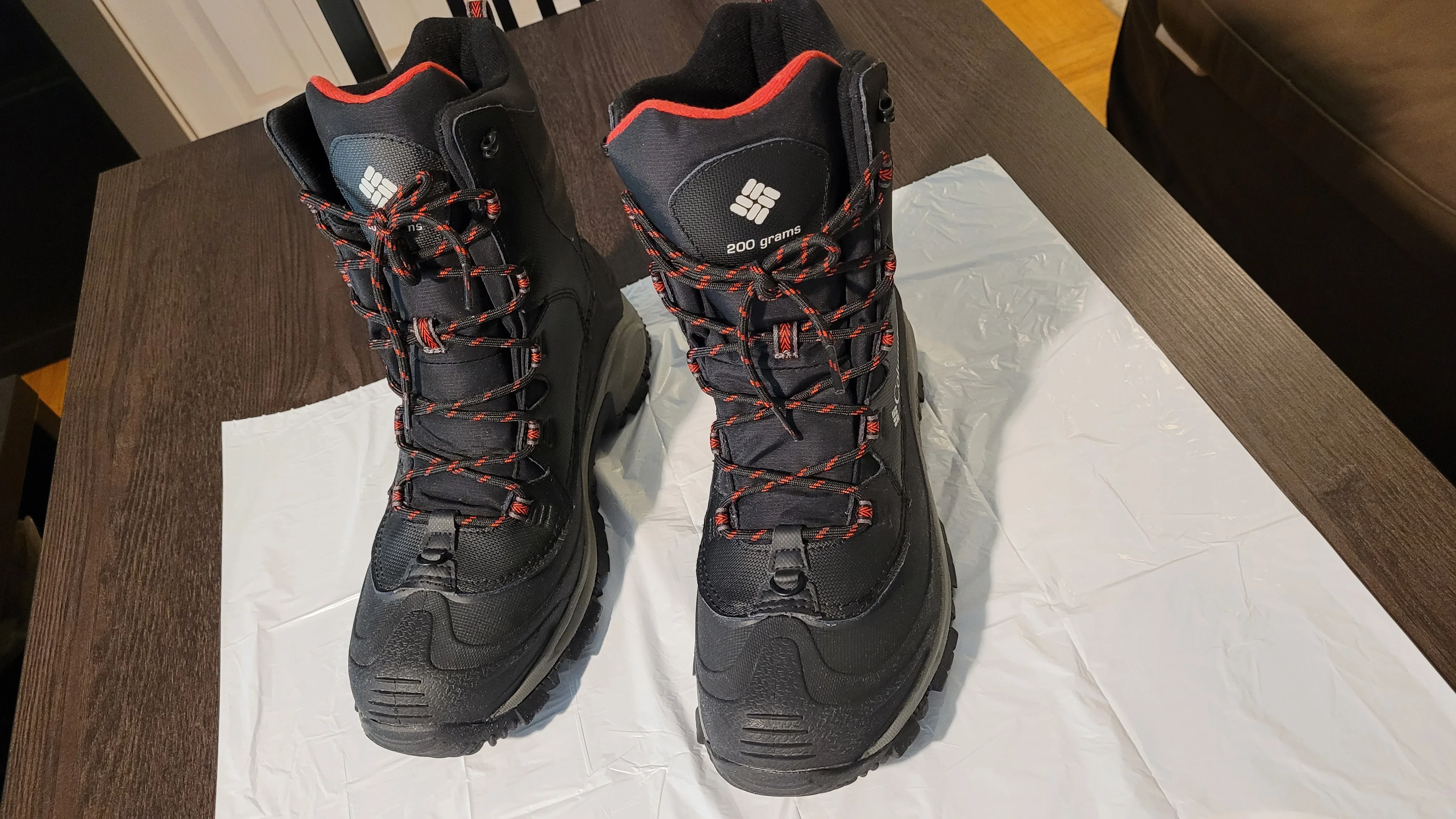 Columbia winter boots Bugaboot III gently used size 10 wide image indicator(2)