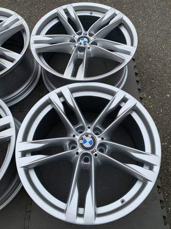 Set of Genuine factory F12 6 series 20" style 373 rims as New - photo 3