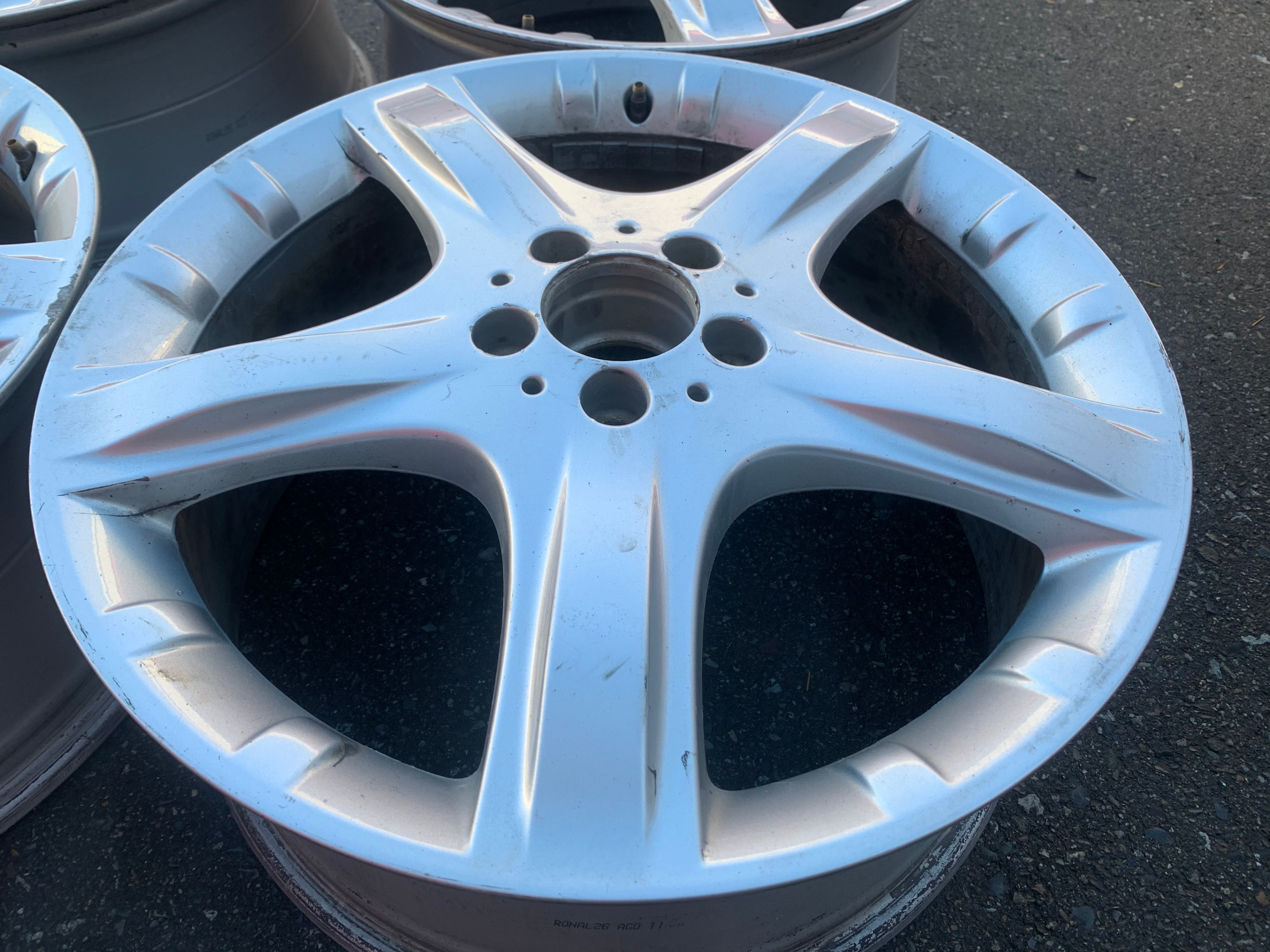 Set of OEM Mercedes Benz 19X8" ET67 rims in good cond ML R Class - photo 4