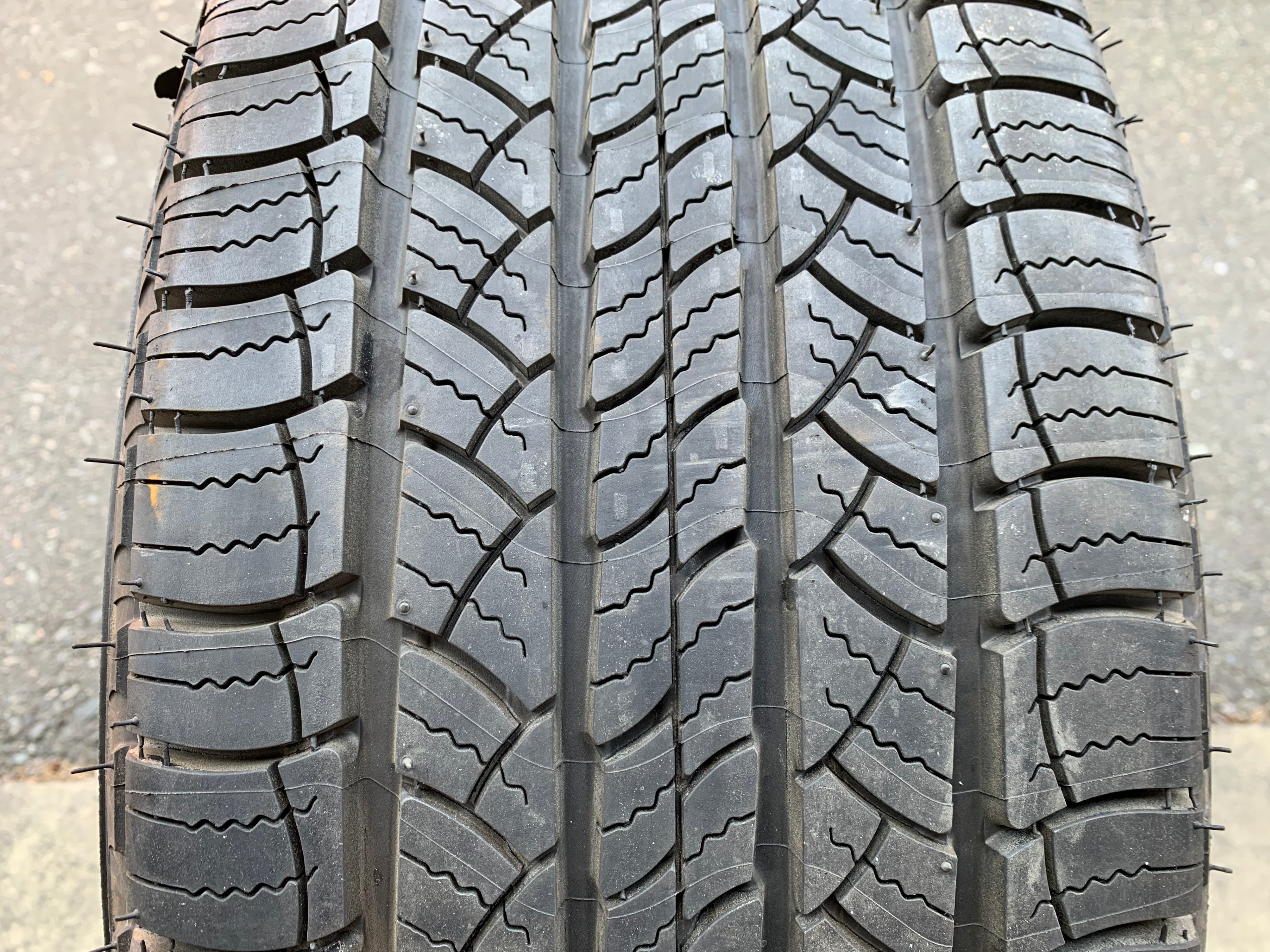 1 x single 235/55/18 99T M+S Michelin latitude tour Like New - photo 2