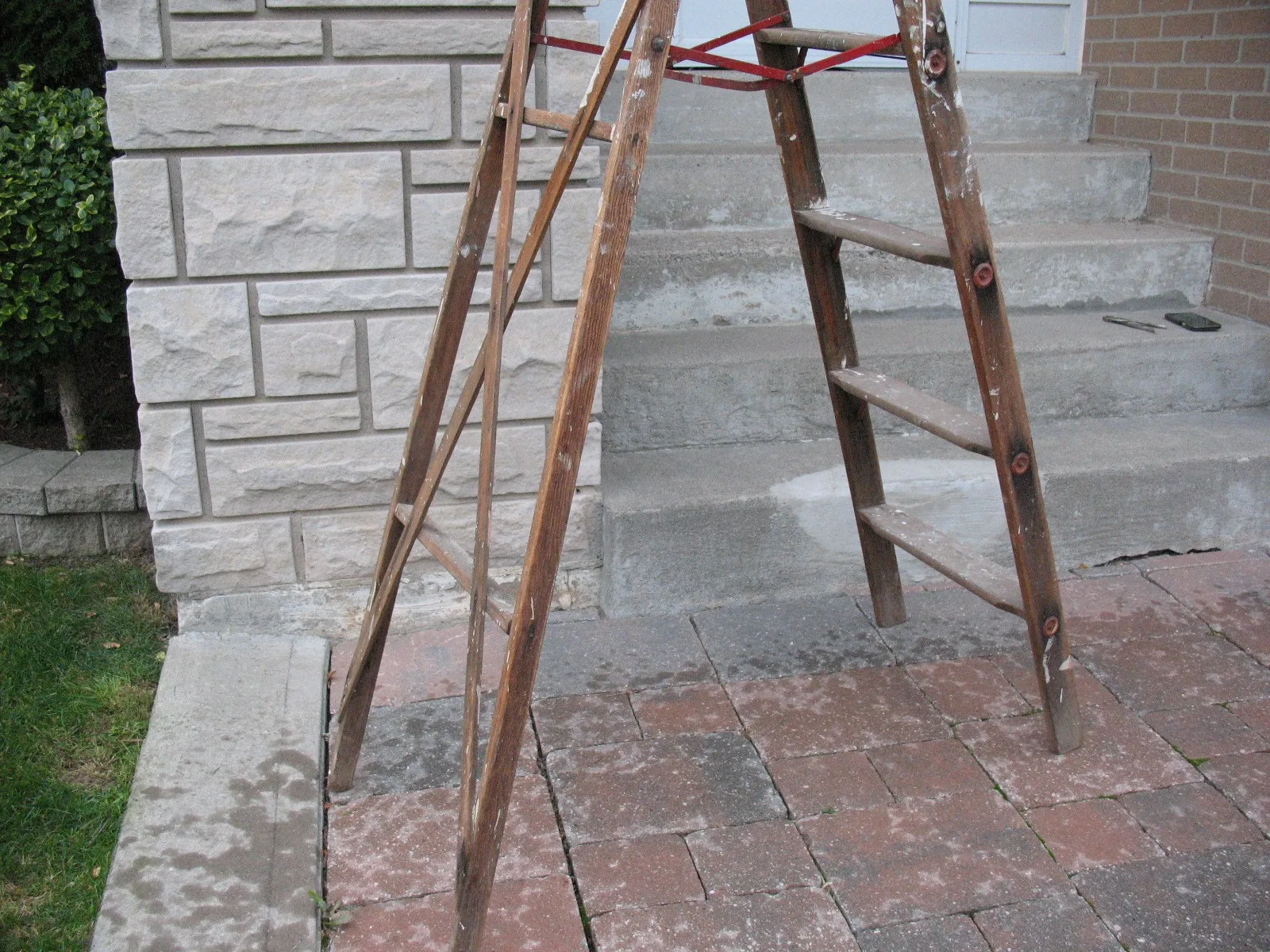 6 Foot Vintage Wooden Ladder image indicator(6)