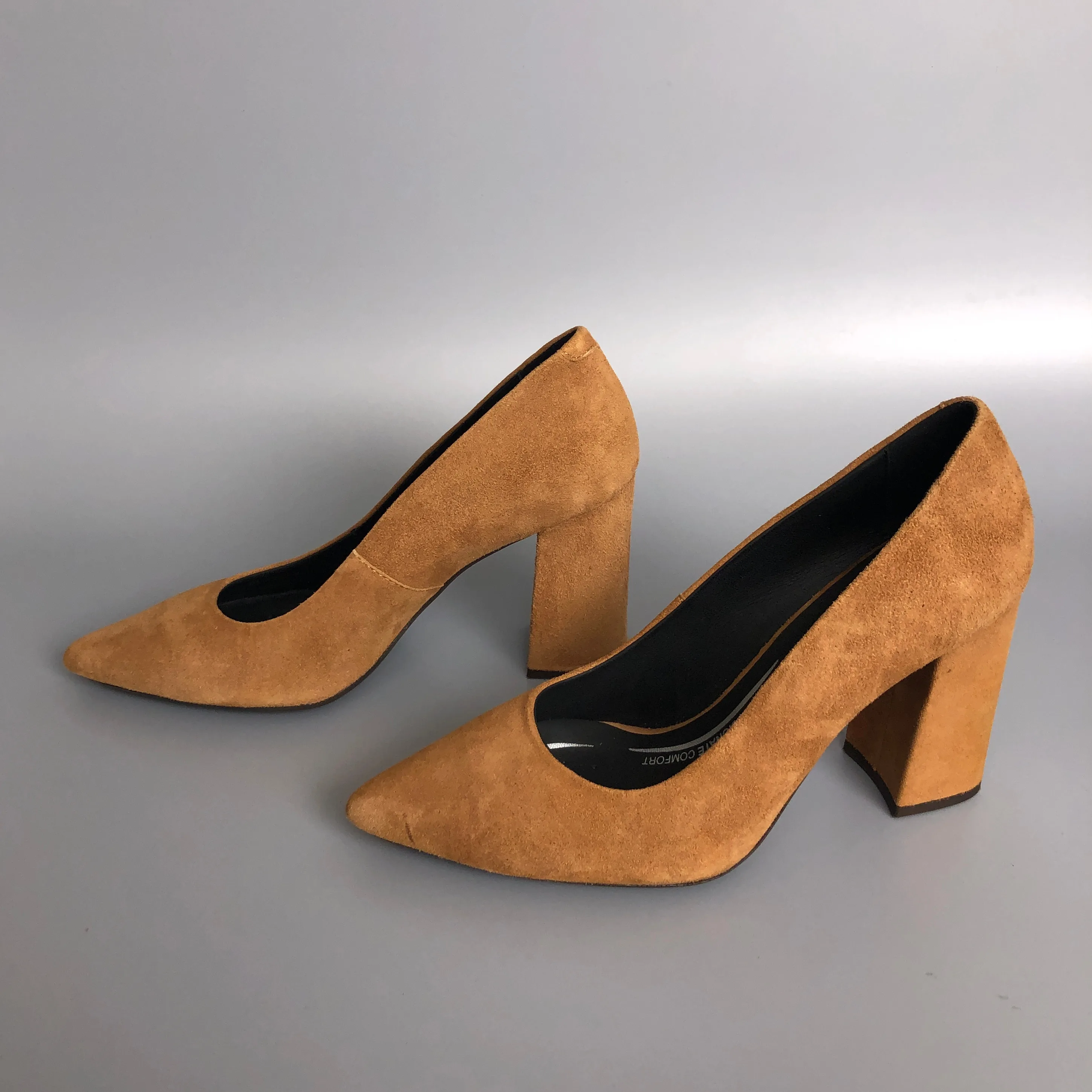 Tan Leather Suede Geox Heels image indicator(3)