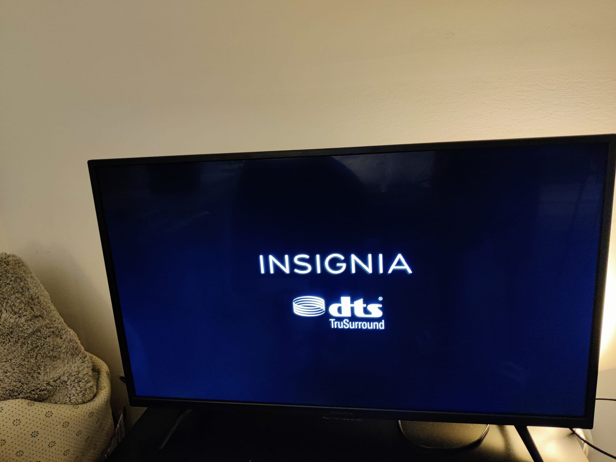 Insignia TV 43”