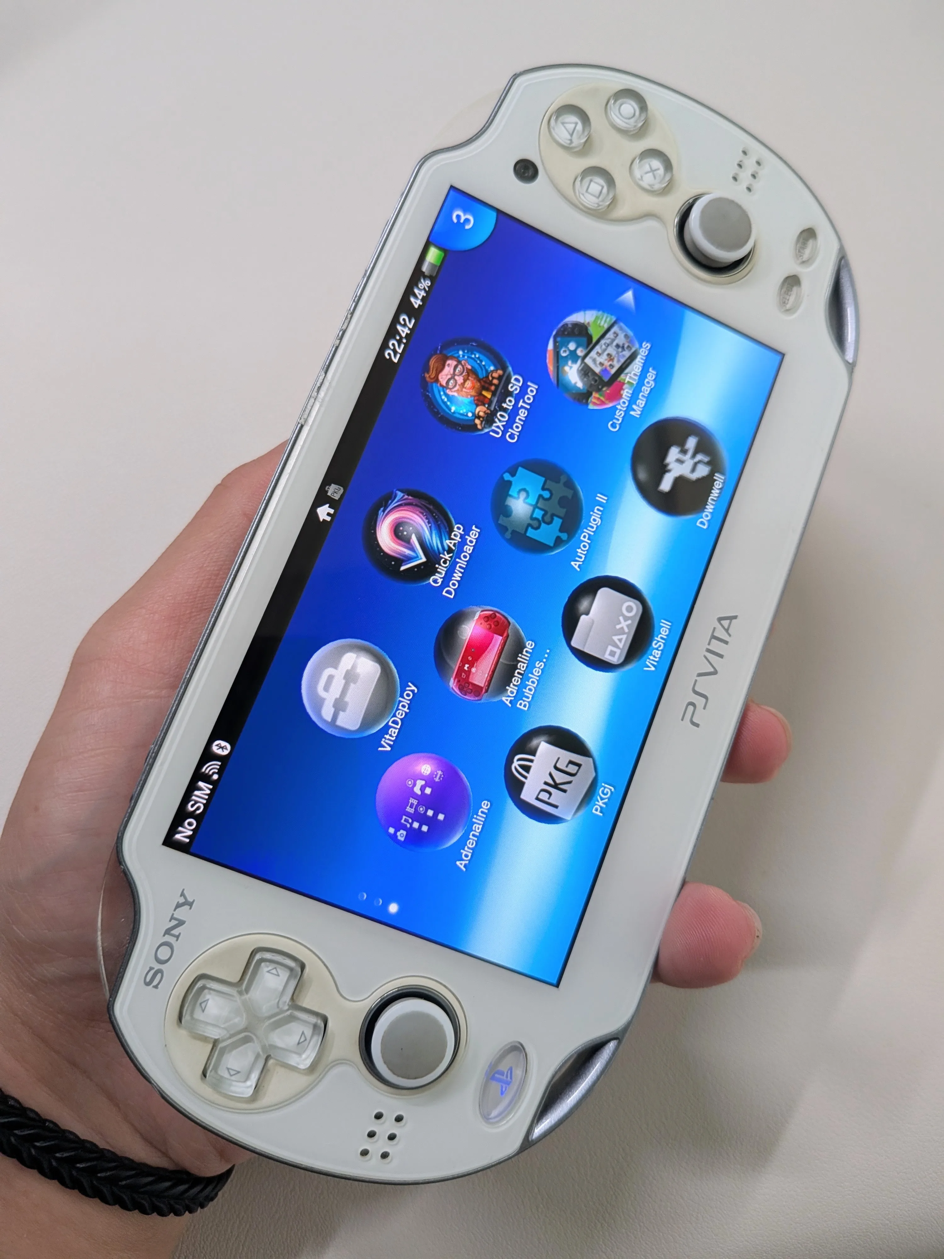 Sony PS Vita 1000 White Modded image indicator(2)