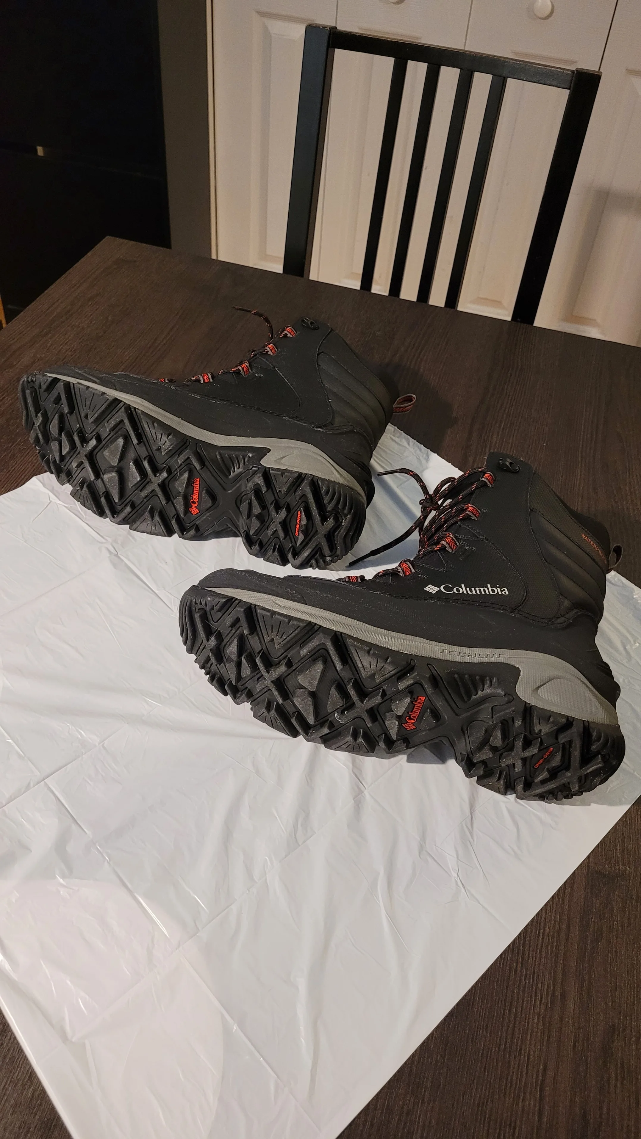 Columbia winter boots Bugaboot III gently used size 10 wide image indicator(6)