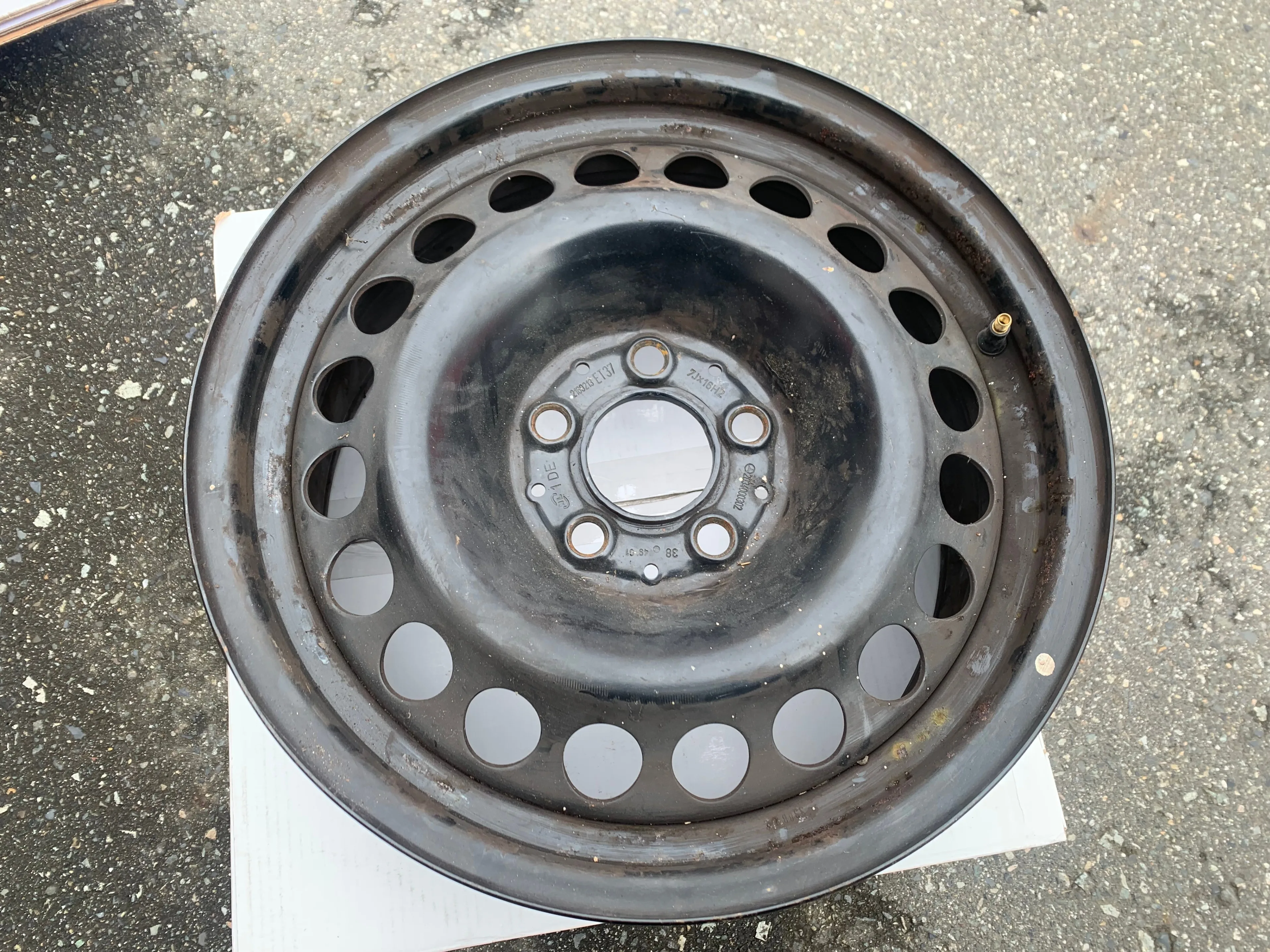 Pair of OEM Mercedes 16X7 et37 black steel rims in good shape thumbnail