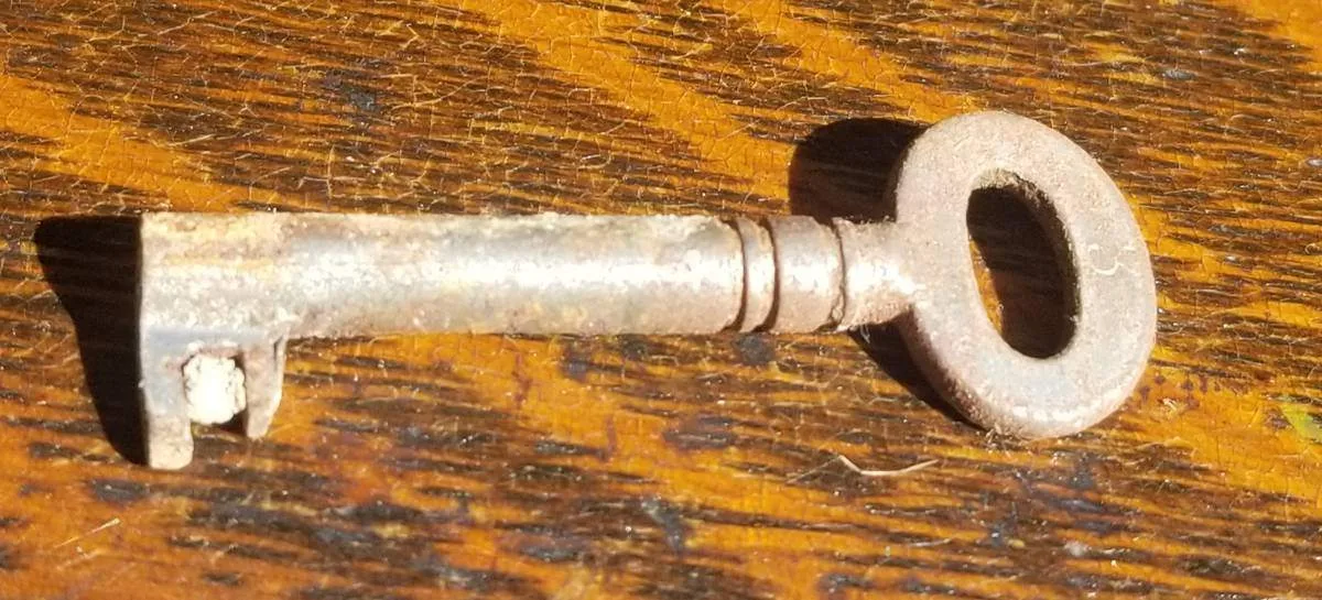 Antique Tiger Oak Sideboard Buffet with Hutch & Key image indicator(10)