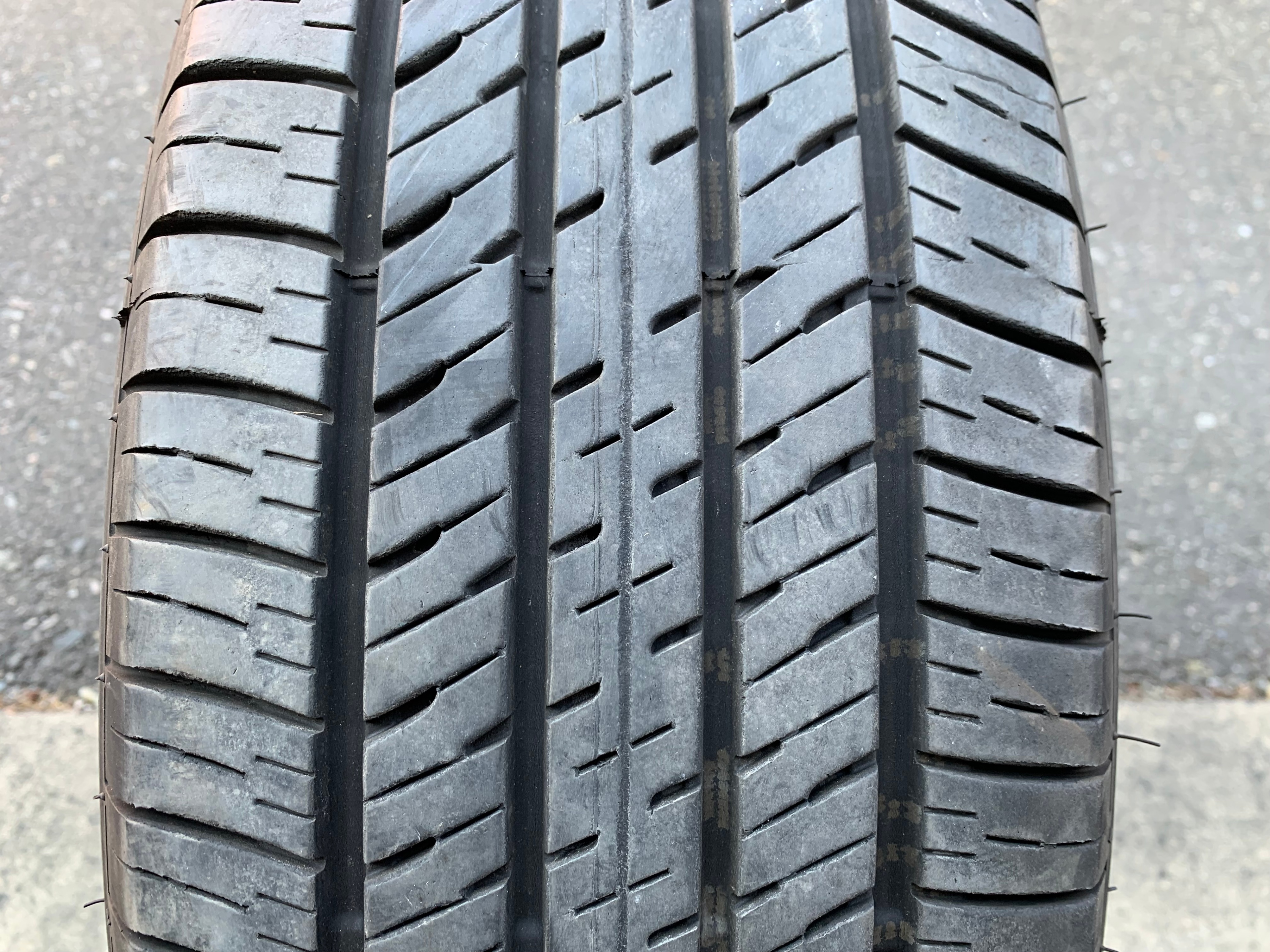 Pair of 215/65/17 Bridgestone Ecopia H/L 422 Plus w good tread - photo 2