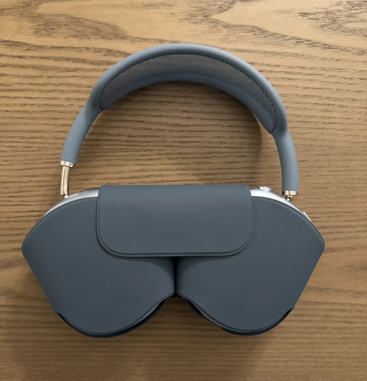 Brand New Apple AirPods Max with Smart Case (USB-C) - Blue image indicator(5)