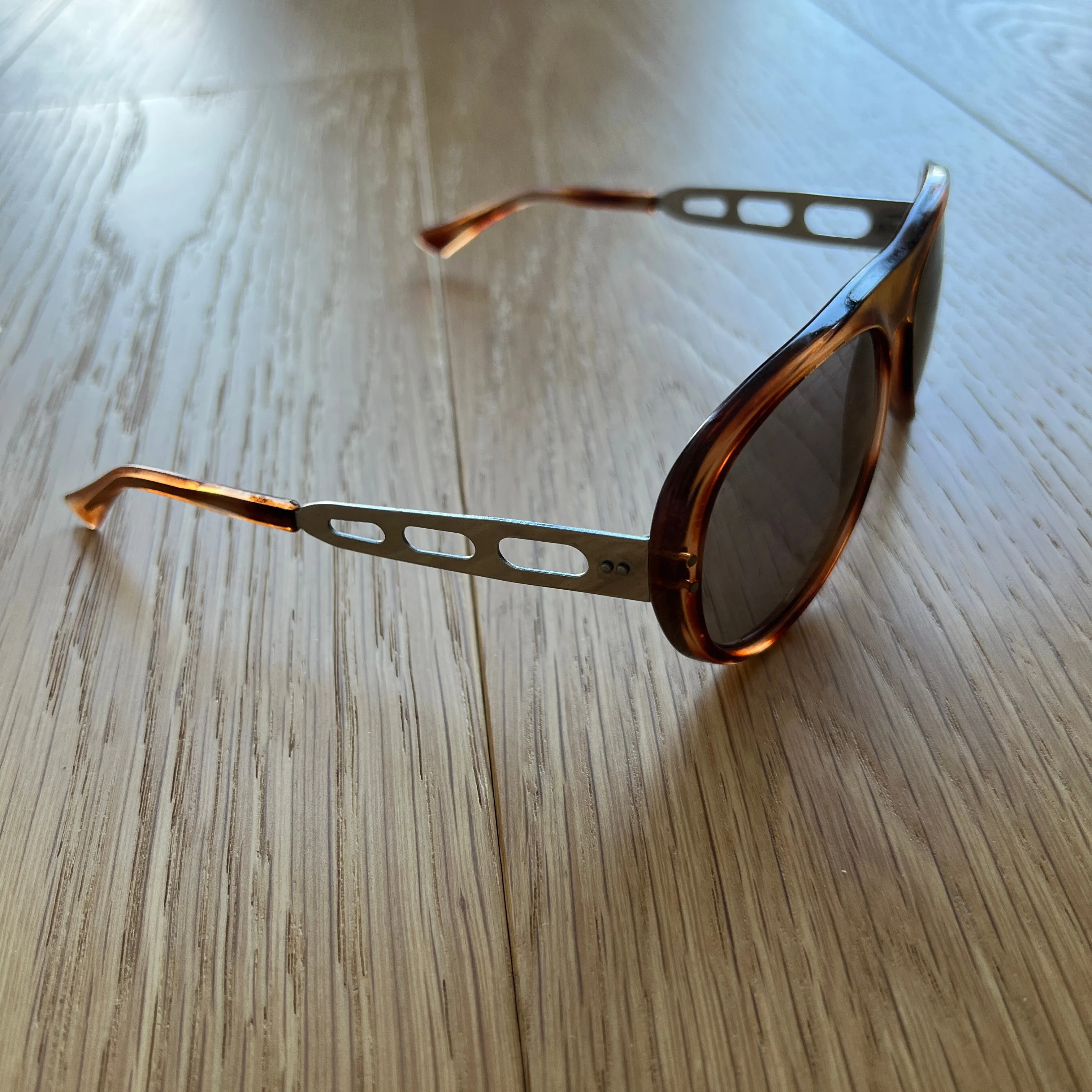 Vintage 70s Tortoiseshell 'Elvis' Aviator Sunglasses Made France image indicator(3)