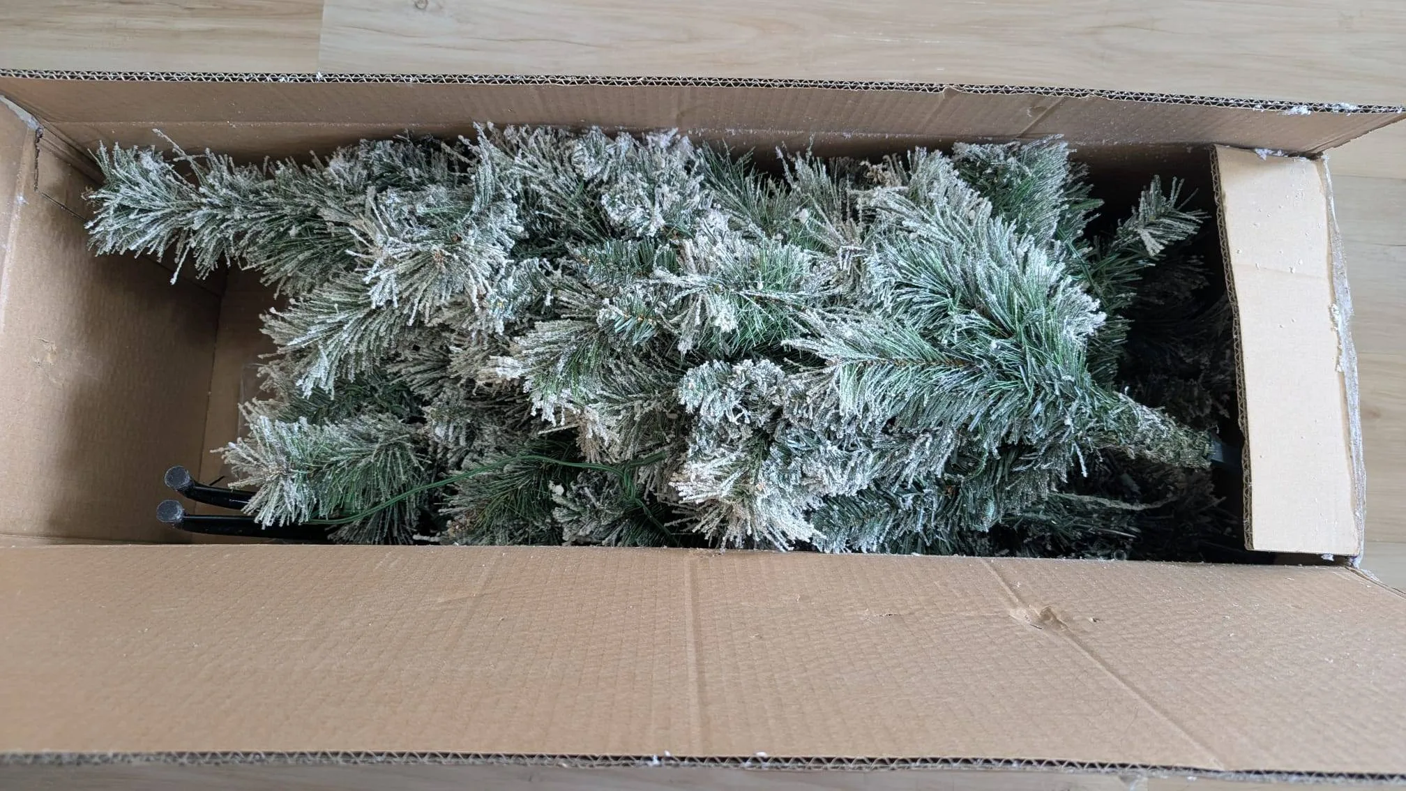 Goplus 6ft Pre-lit Snow Flocked Christmas Tree image indicator(2)