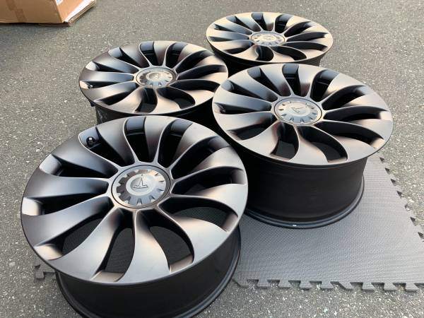 Set of UBERTURBINE 21" TESLA Model Y Performance wheels - photo 3