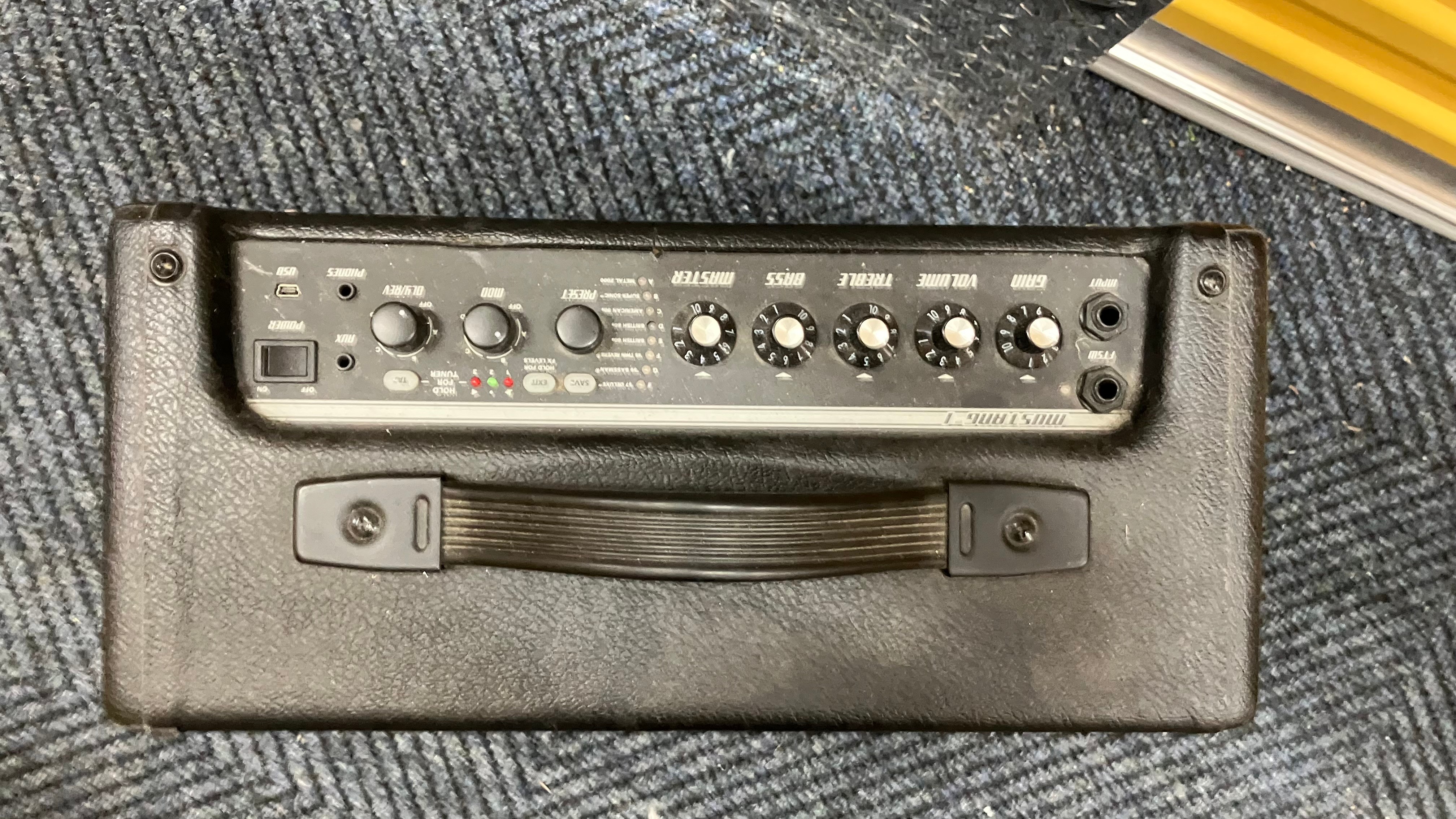 Mustang amp - photo 3