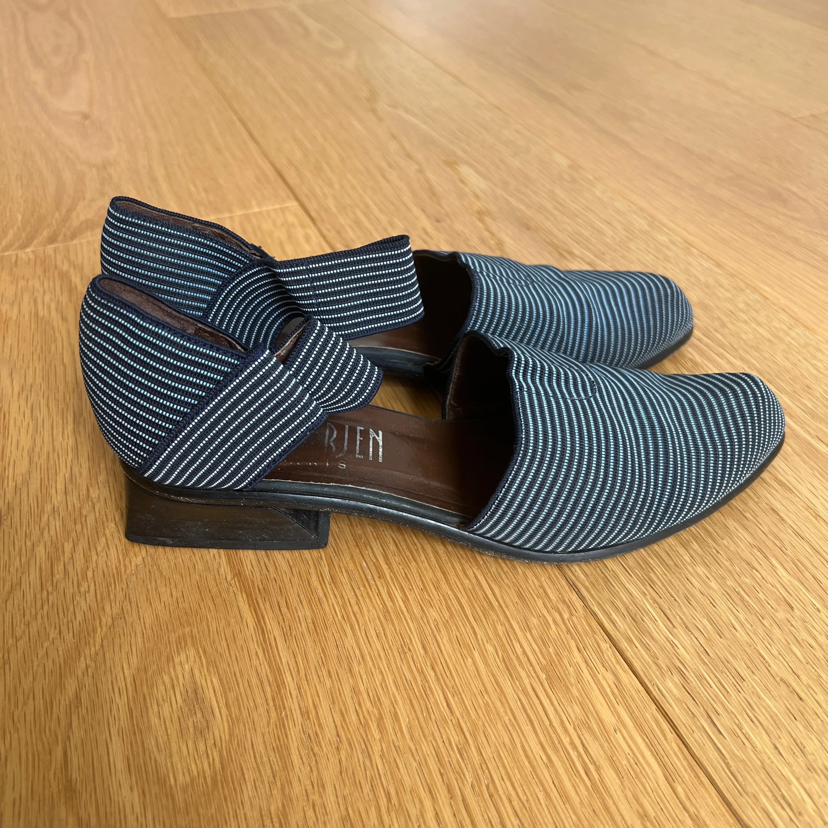 Vintage 90s Navy Stripe Elastic Sandal - Made in Italy Size 38 image indicator(2)