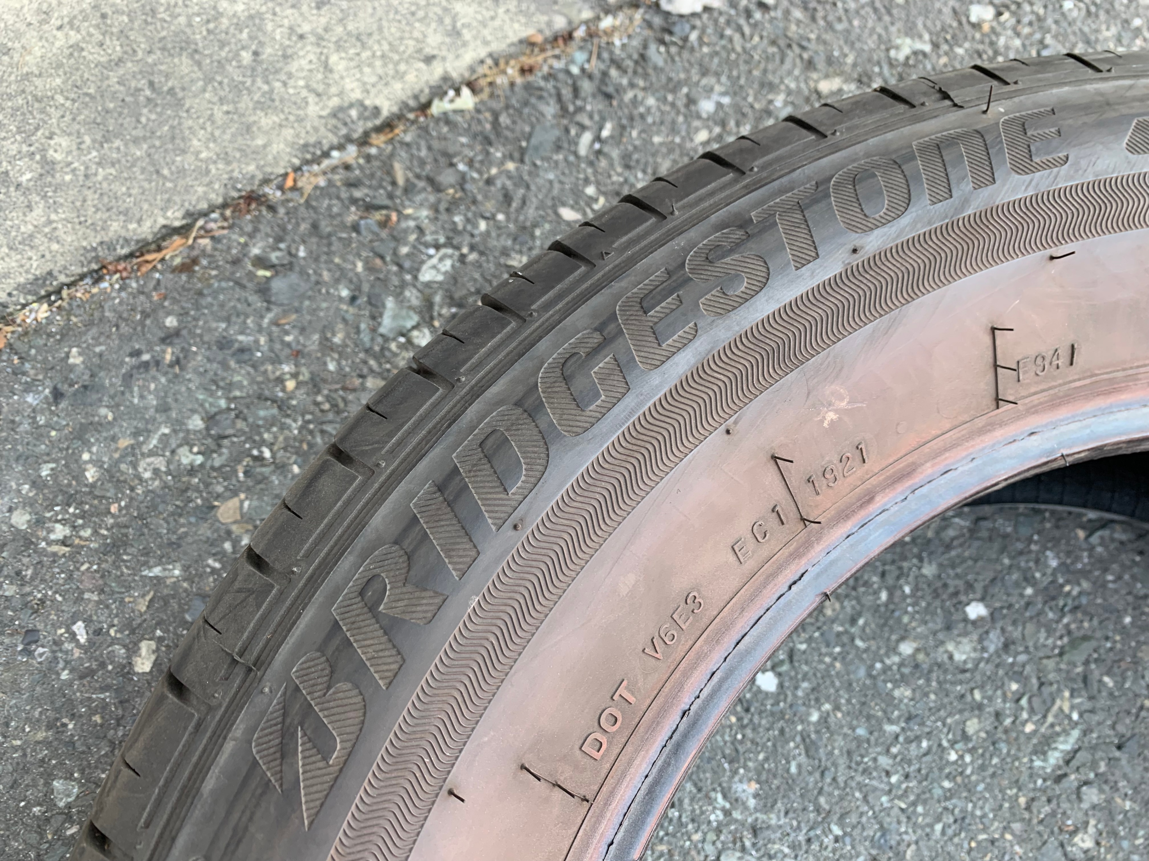 Pair of 215/65/17 Bridgestone Ecopia H/L 422 Plus w good tread - photo 5