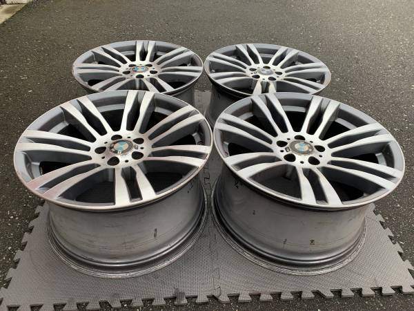 Set of Genuine factory E70 X5 M 20" style 333M in good used cond - photo 2