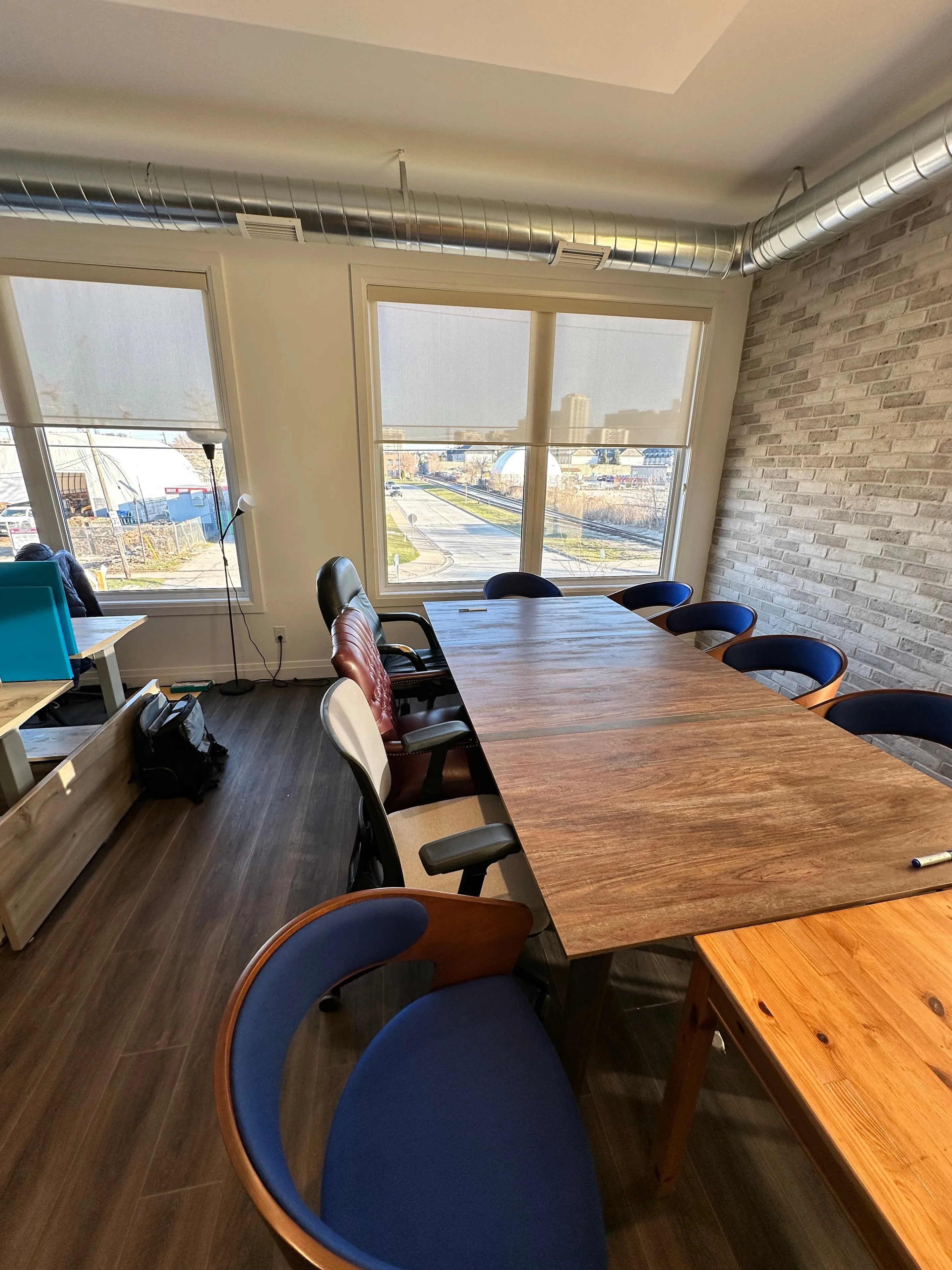 Quality Conference Table with 8 chairs