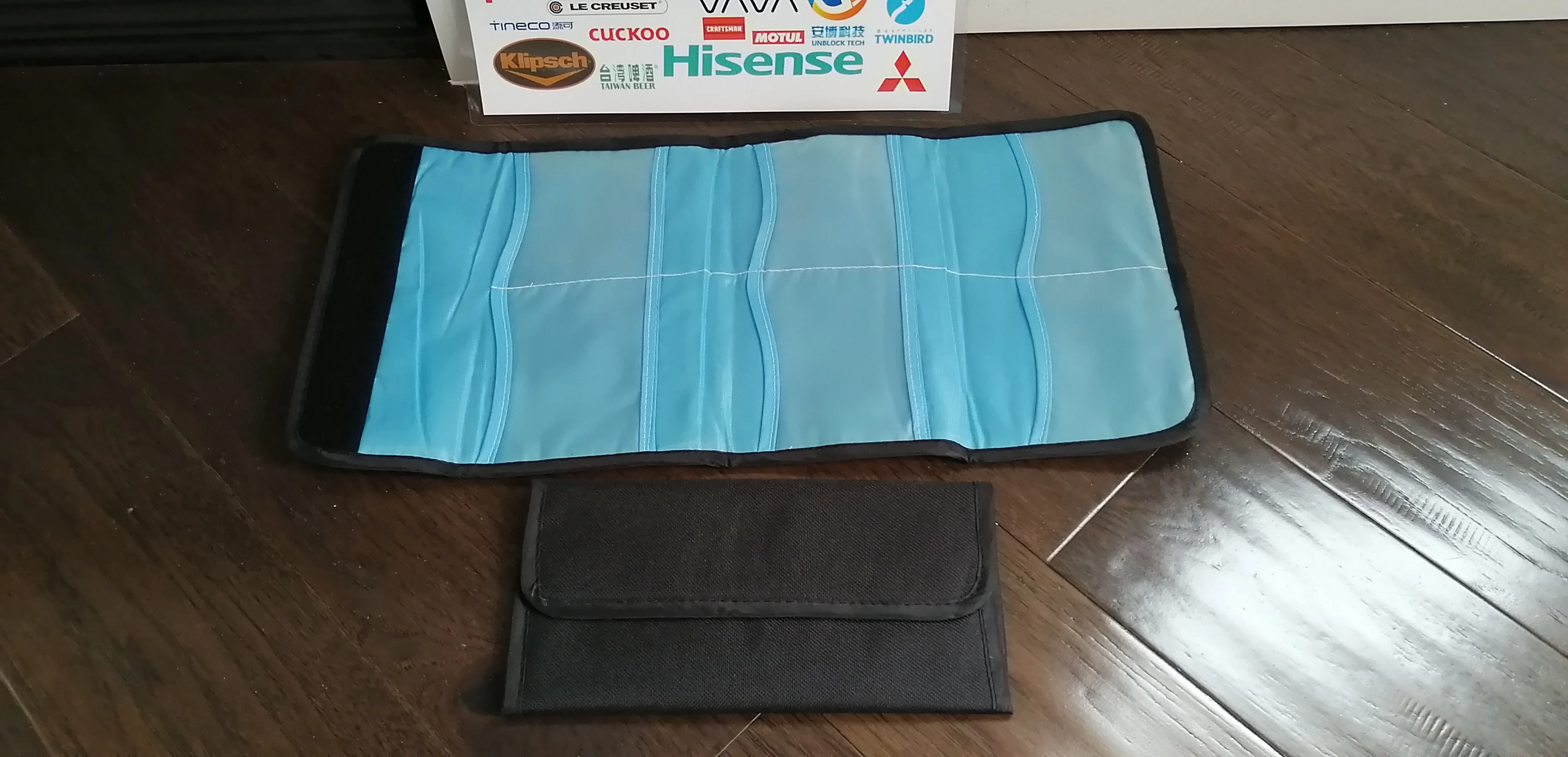 NEW Camera Lens Pouch Velcro - Holds up to 6 100mm Lenses thumbnail