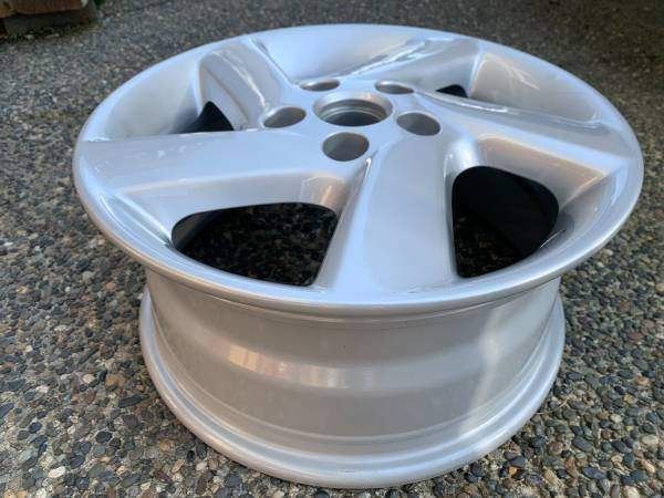 1 X single Brand New OEM factory 16X7" et55 Mazda 6 rim in box - photo 2