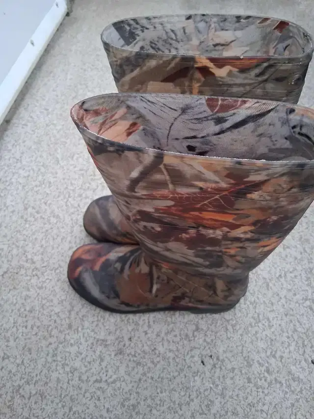 Men Camo rubber Boots size 11 - photo 2
