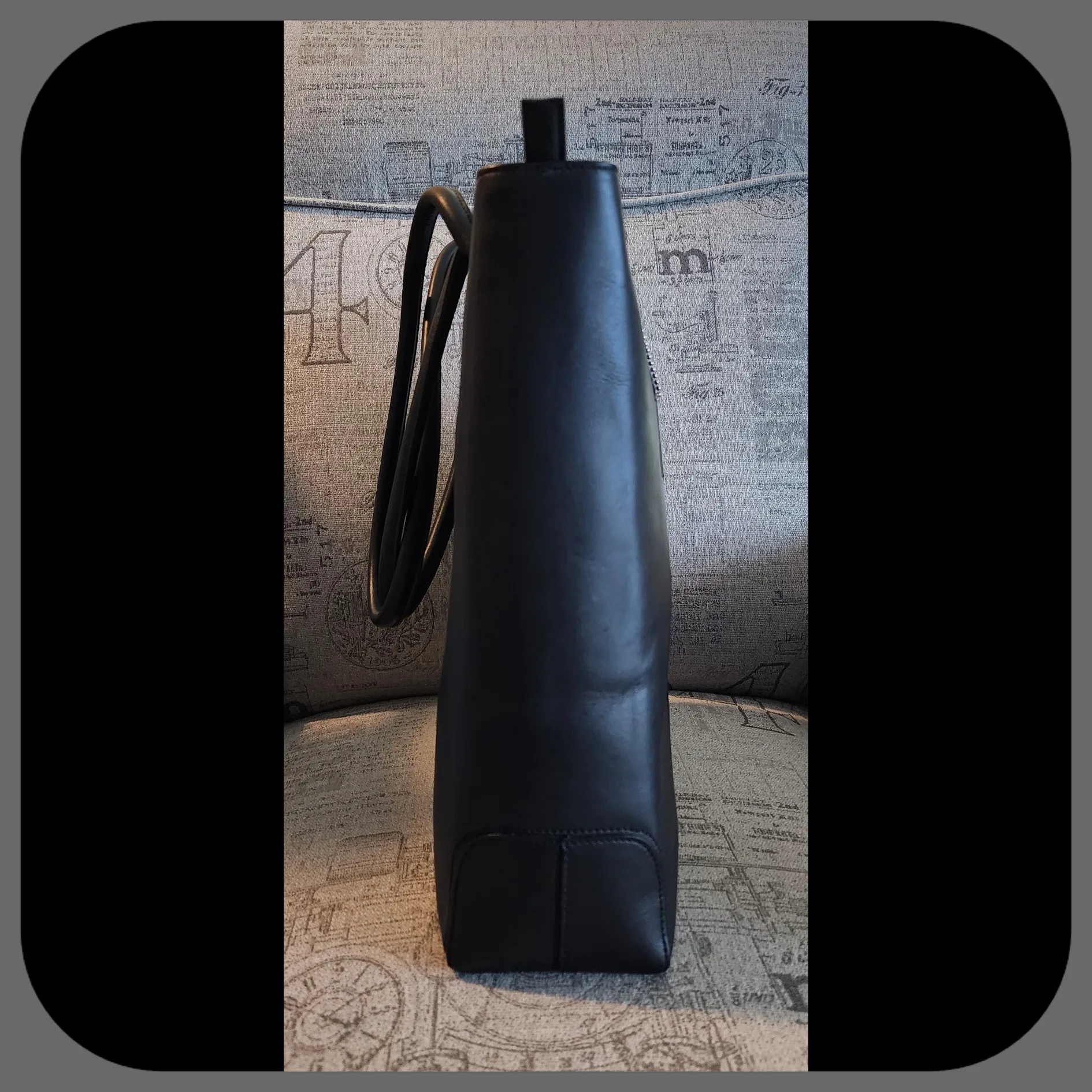 DANIER || Black Leather Bucket Purse image indicator(4)