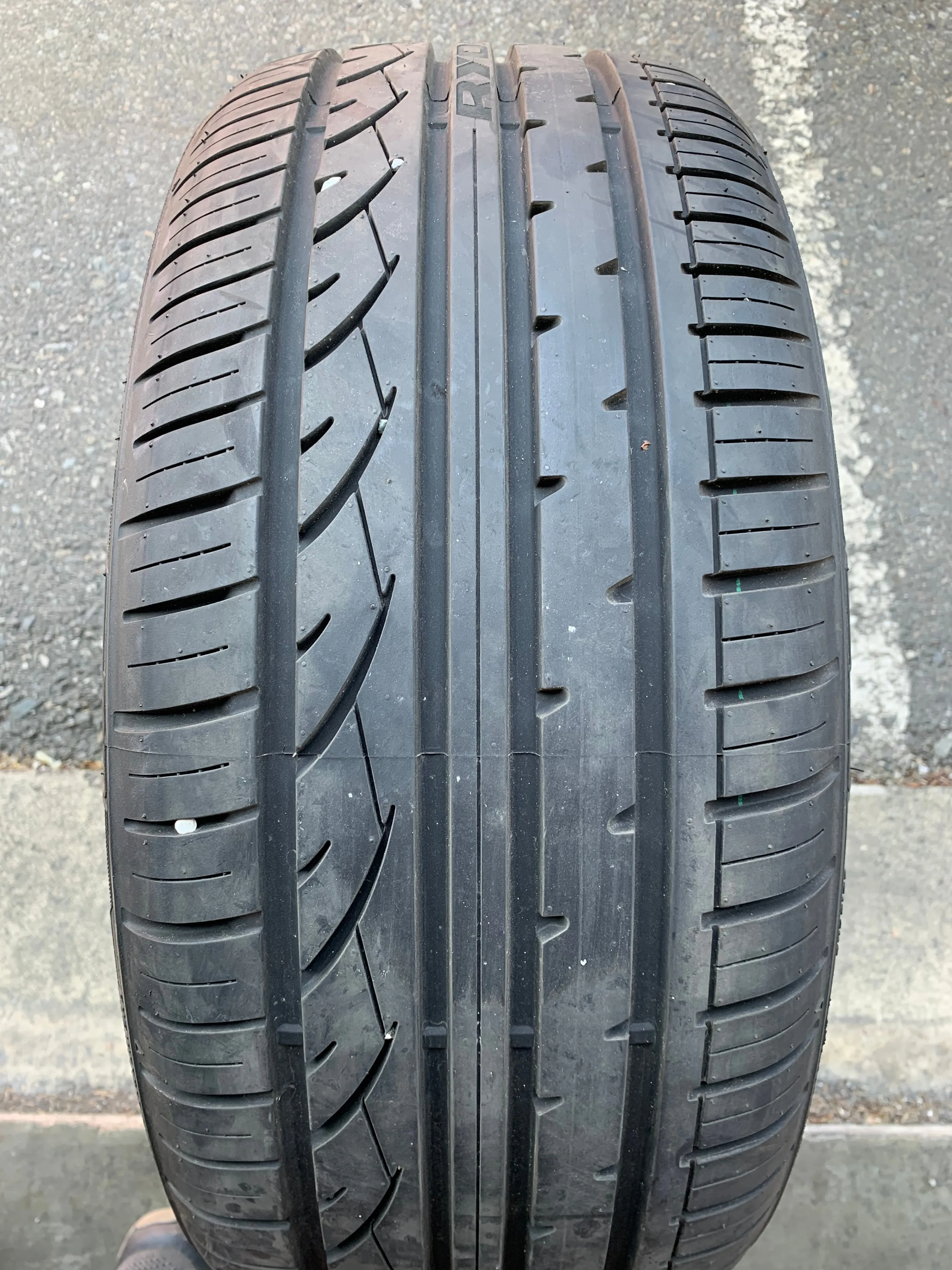 1 X single 235/45/18 98V Rydanz Roadster R02 with tread like new thumbnail