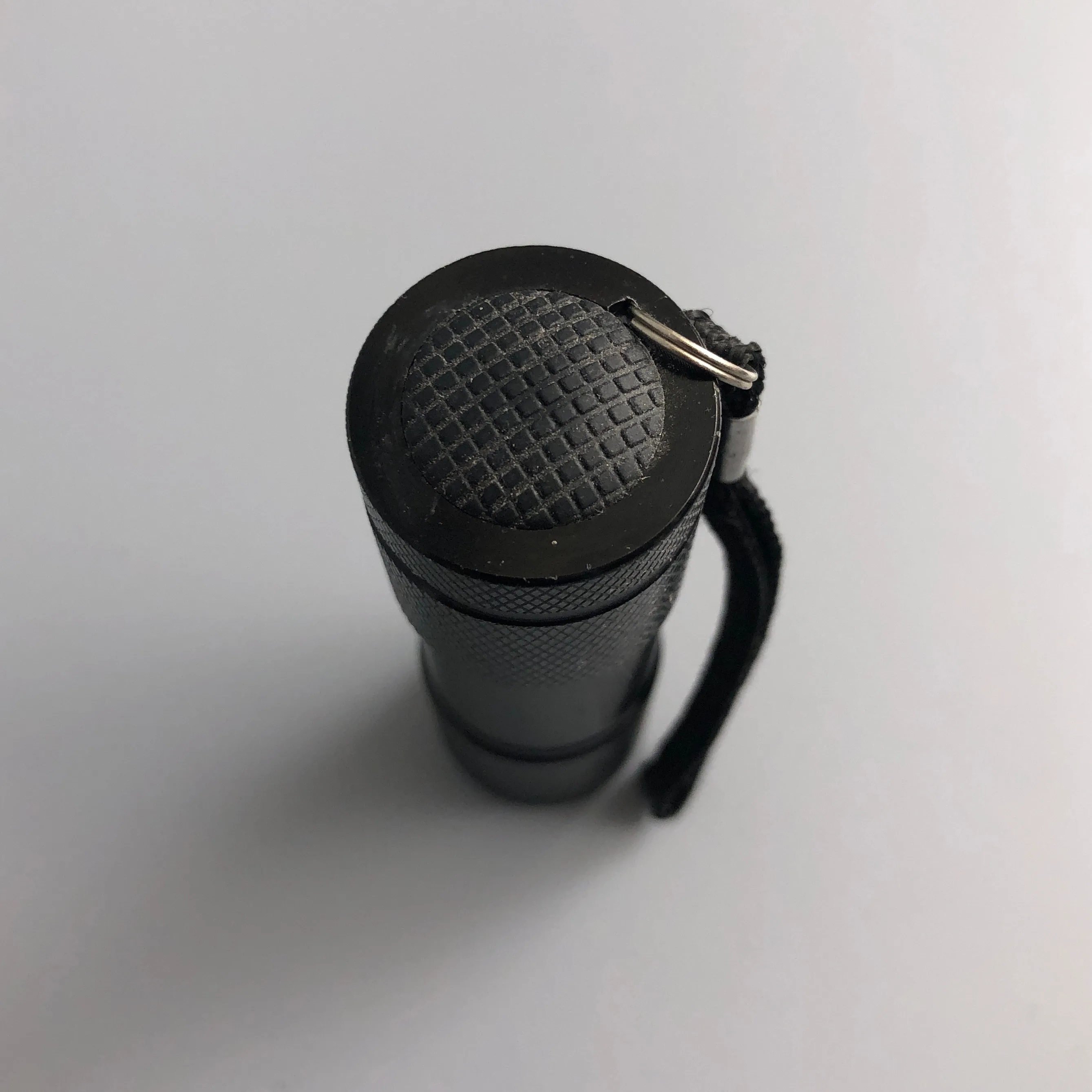 Small LED Flashlight with Fresh Batteries image indicator(3)