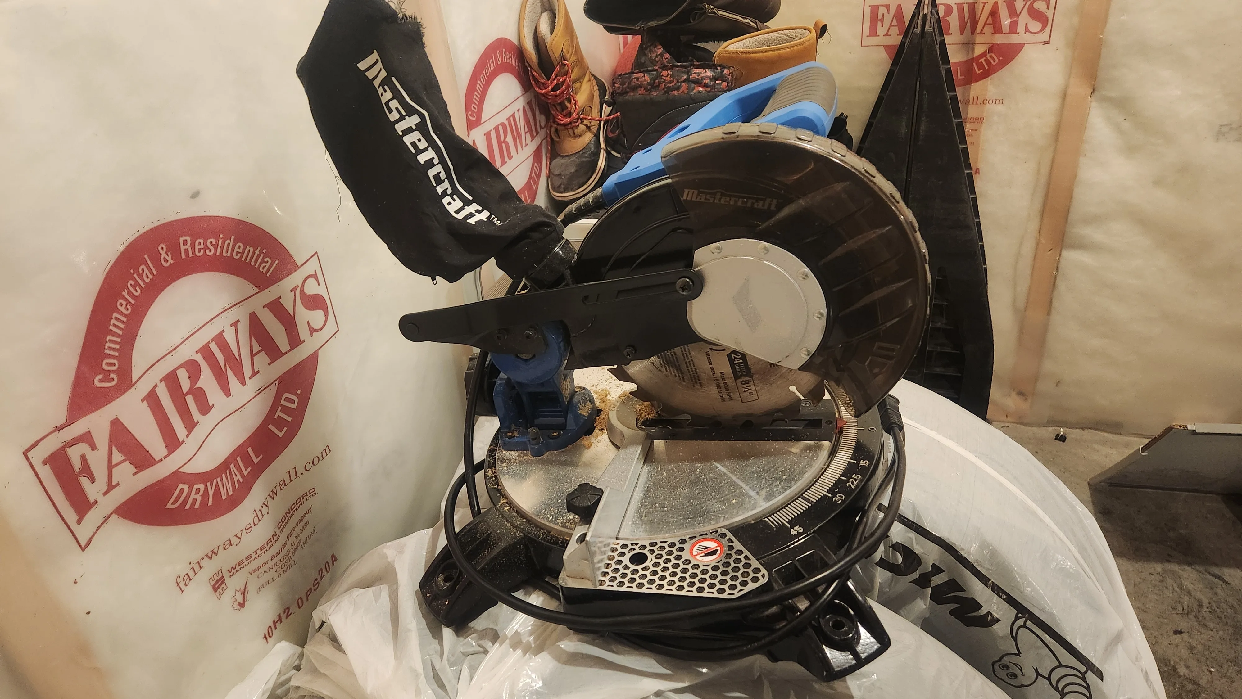 Mastercraft 8 1/4 inch mitre saw image indicator(2)