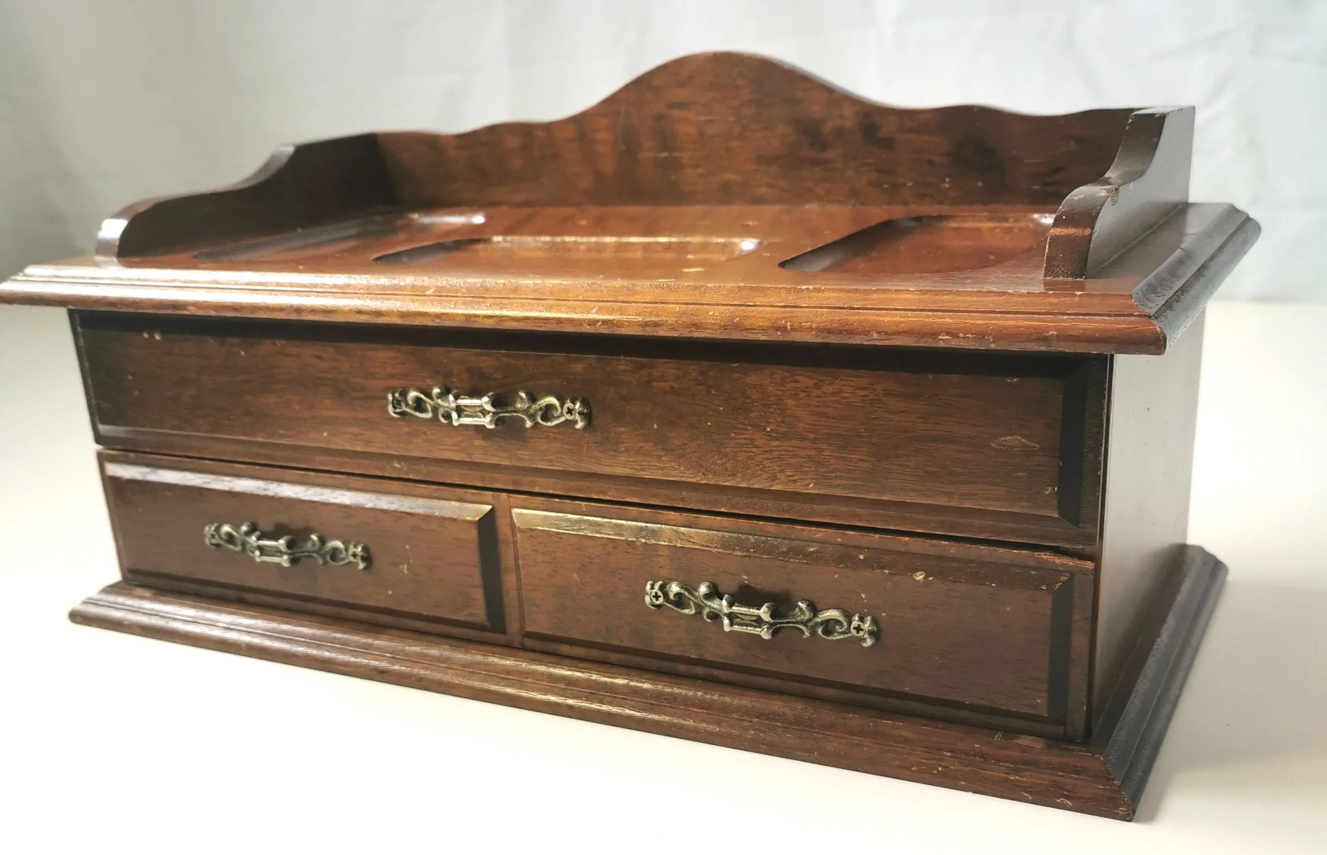 Vintage 70s Gentlemen's Wood Dresser Valet Organizer by Dynasty image indicator(2)