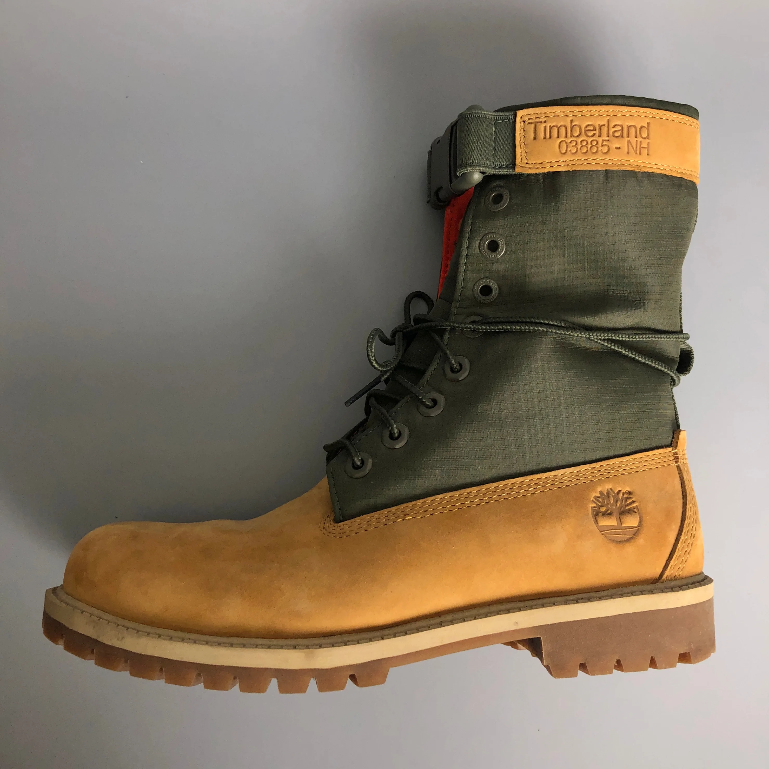 L👀k! Very Unique Timberland Suede Boots image indicator(4)