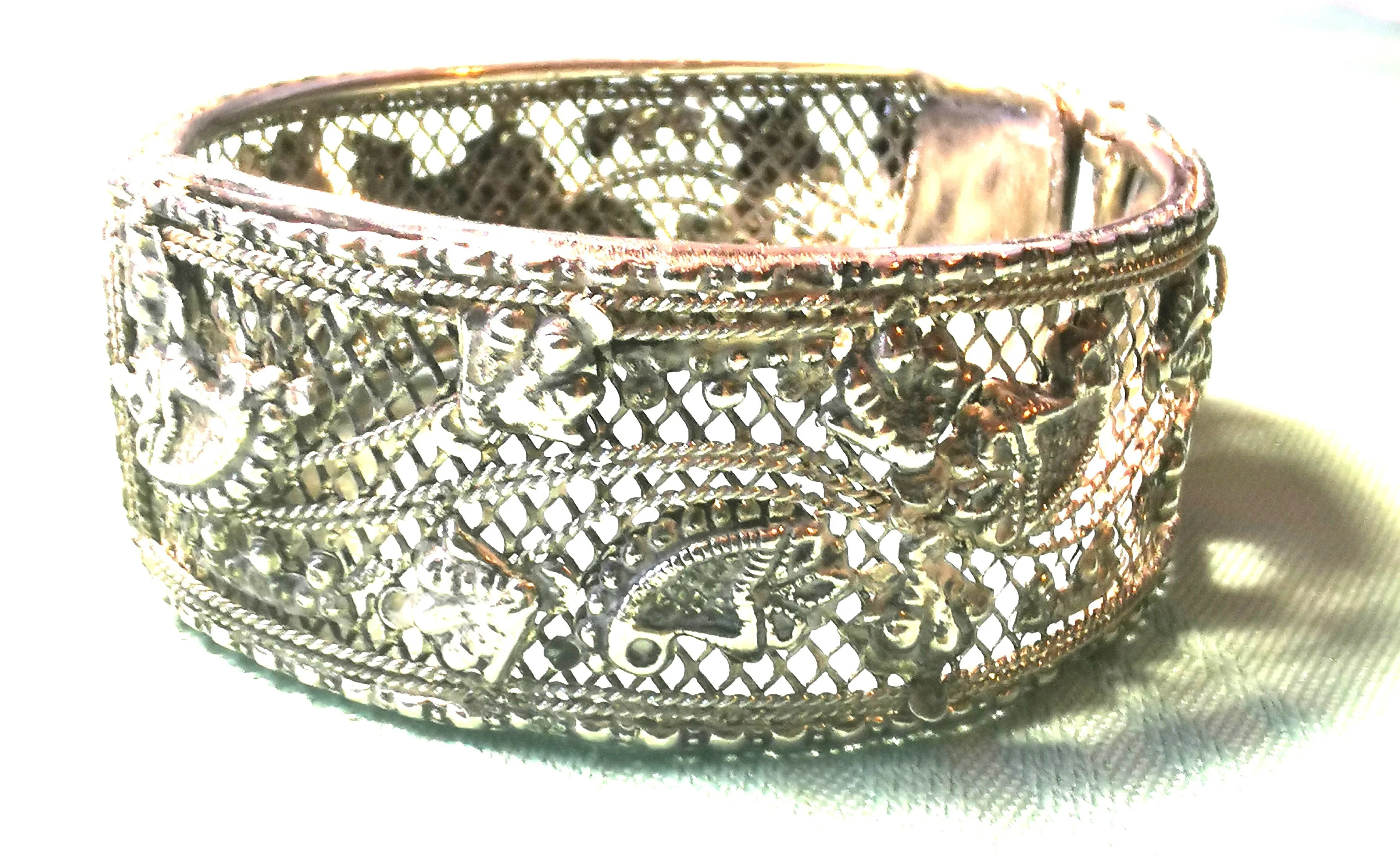 Asian Dragon Cuff Bracelet Vintage Intricate - Silver Tone Mesh image indicator(3)