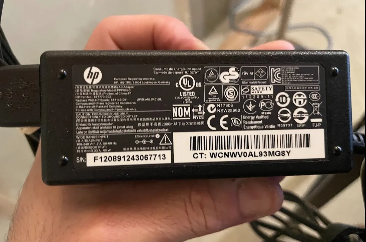 HP 65W Laptop Adapter / HP Part No: 677770-002/ 613149-001