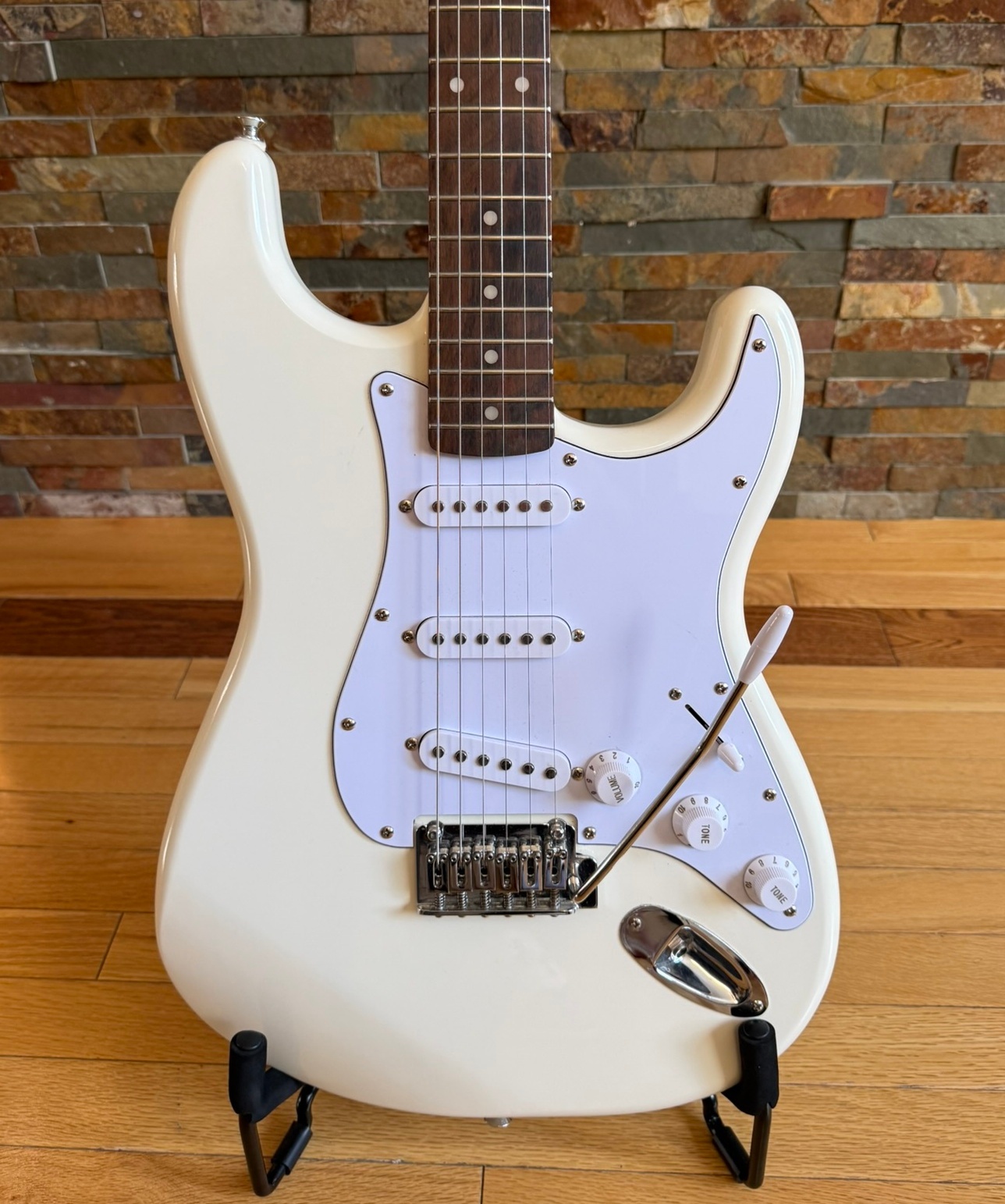 Squier Stratocaster | Fender Amp Package - photo 3